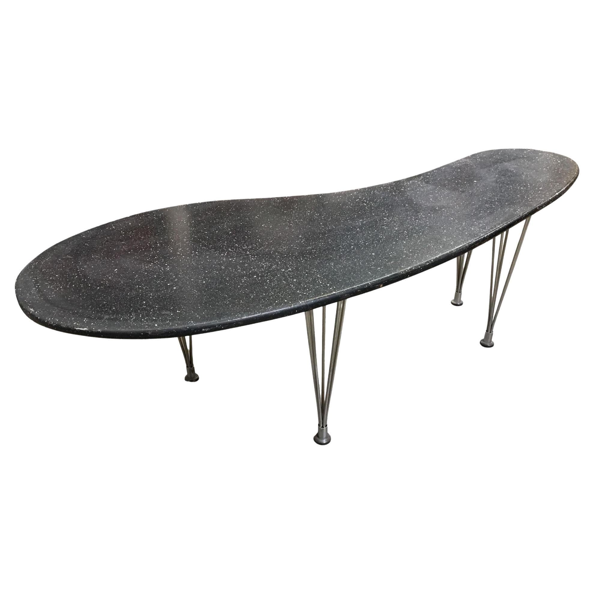 Großer Biomorpher Couchtisch mit 67" Zoll, Bruno Mathsson, Mid-Century, mit Draht-Löffelbeinen im Angebot