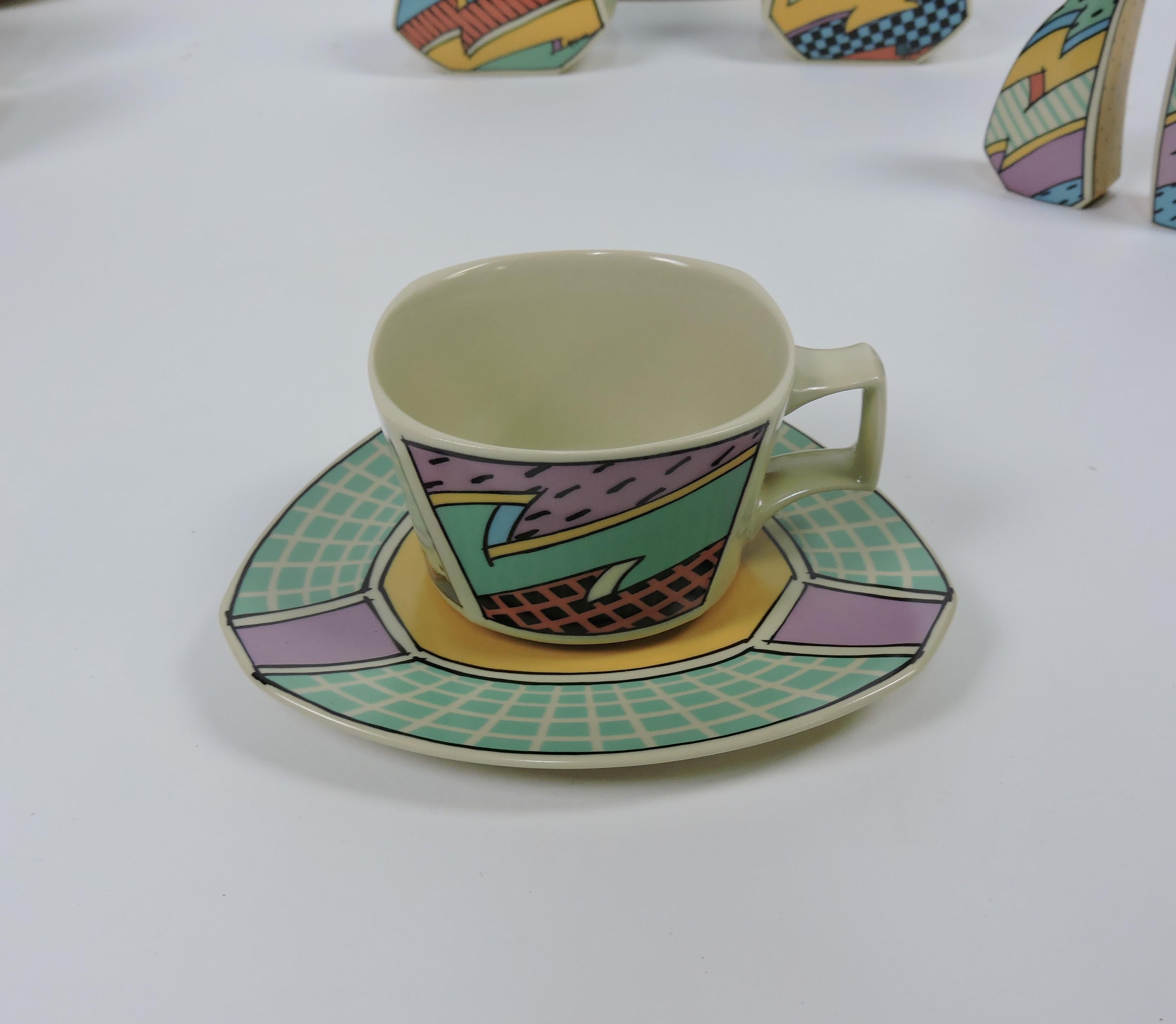 Large 67 Piece Set of Post Modern Dorothy Hafner Rosenthal Flash Dinnerware In Good Condition For Sale In Chesterfield, NJ