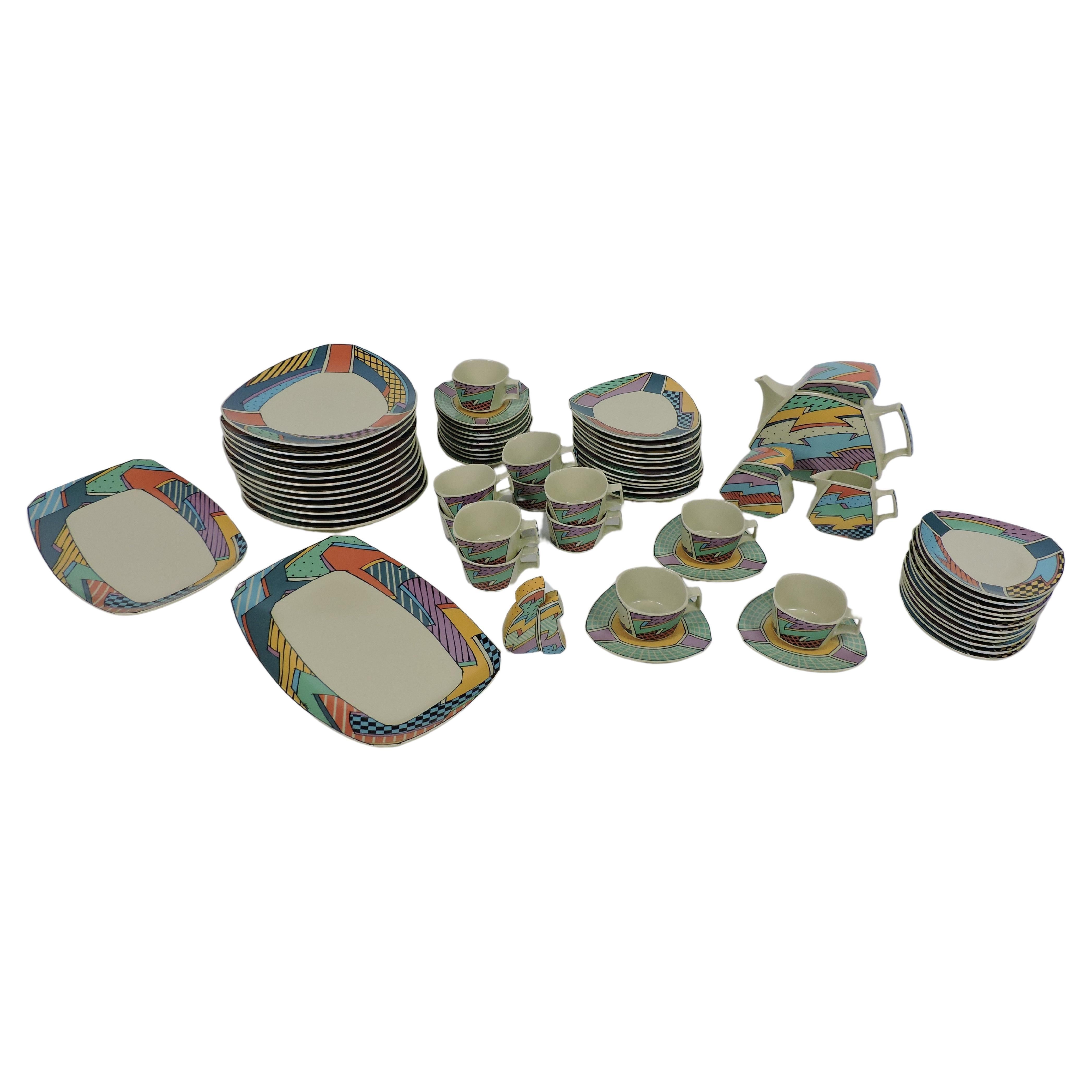Grande set da 67 pezzi di stoviglie post-moderne Dorothy Hafner Rosenthal Flash in vendita