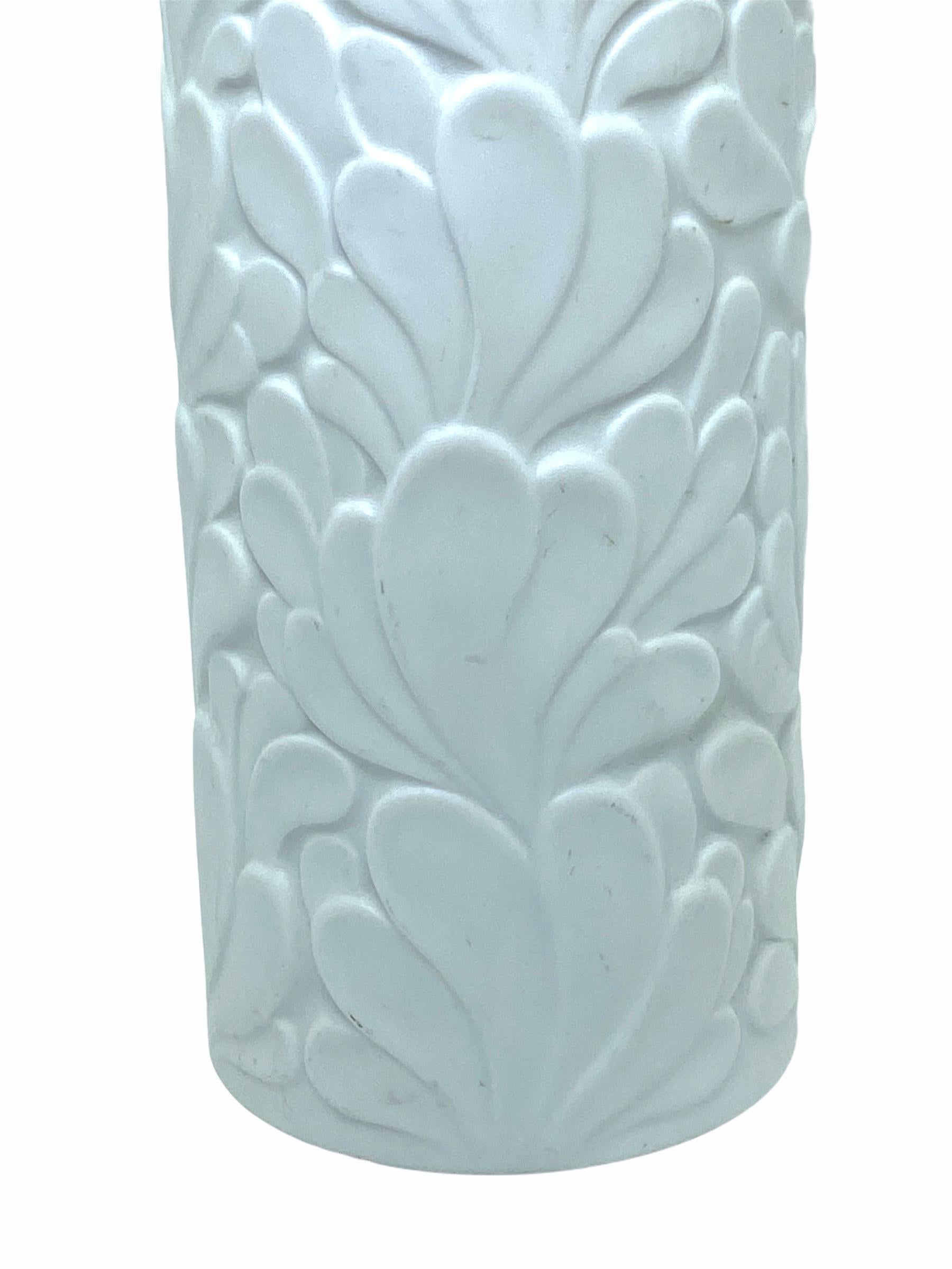 This lovely relief shaped vase from Hutschenreuther brings a touch of elegant sophistication to any household. Ideal placed by the window or on any end table.