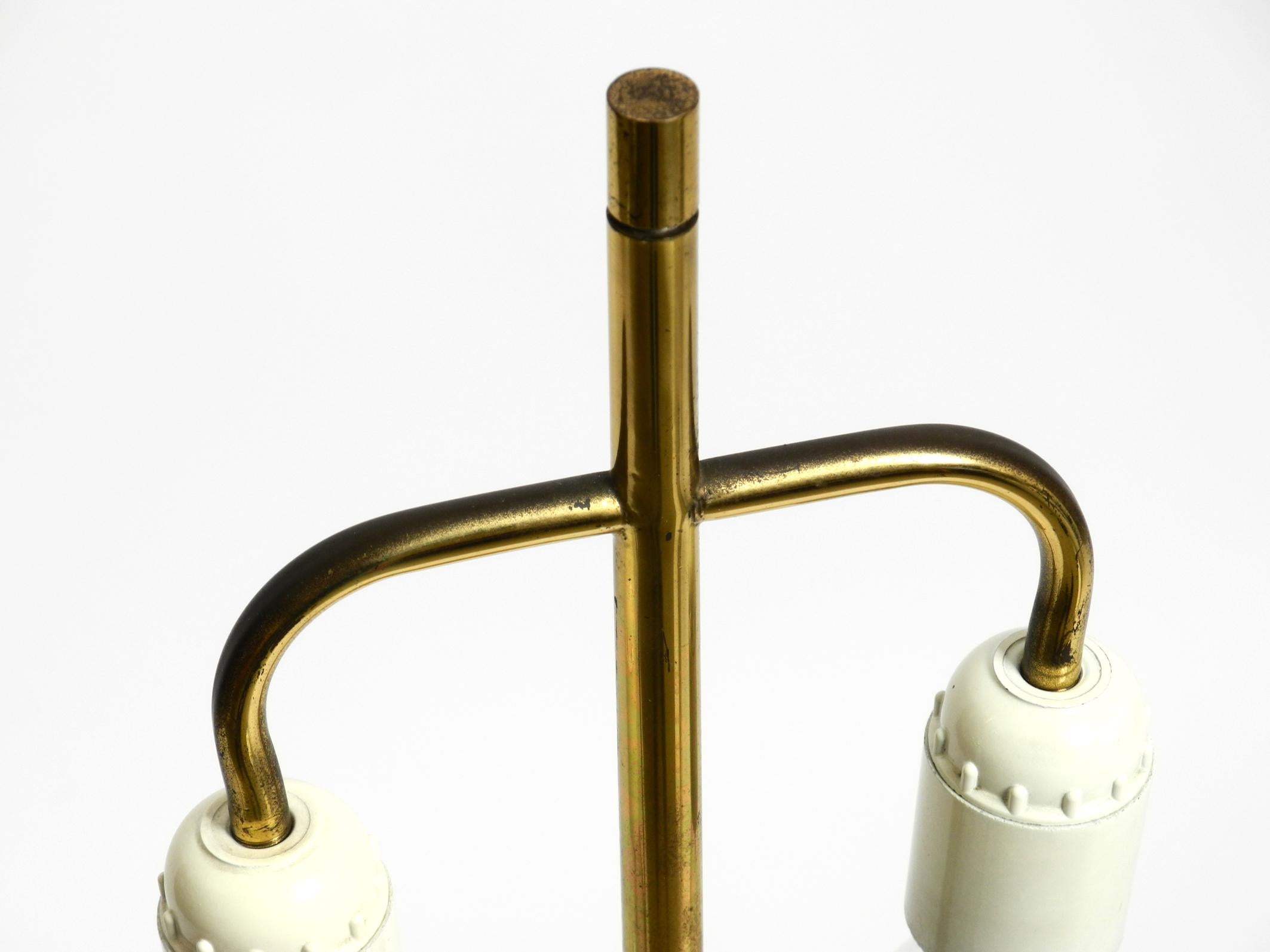 Gran lámpara de sobremesa de latón de los años 70 de A. Tonello and A. Montagna Grillo para High Society Italia en venta 9