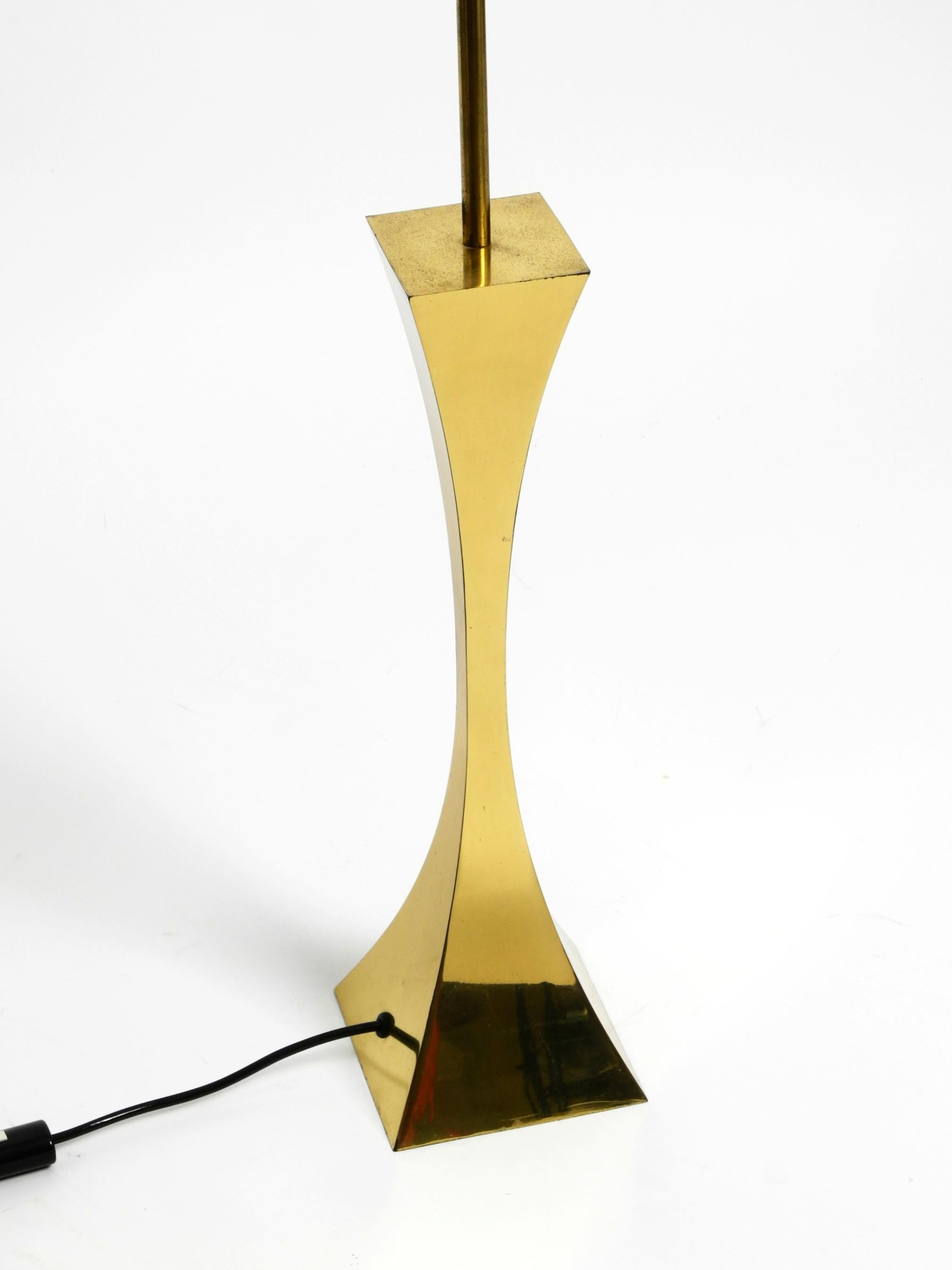 Gran lámpara de sobremesa de latón de los años 70 de A. Tonello and A. Montagna Grillo para High Society Italia en venta 12