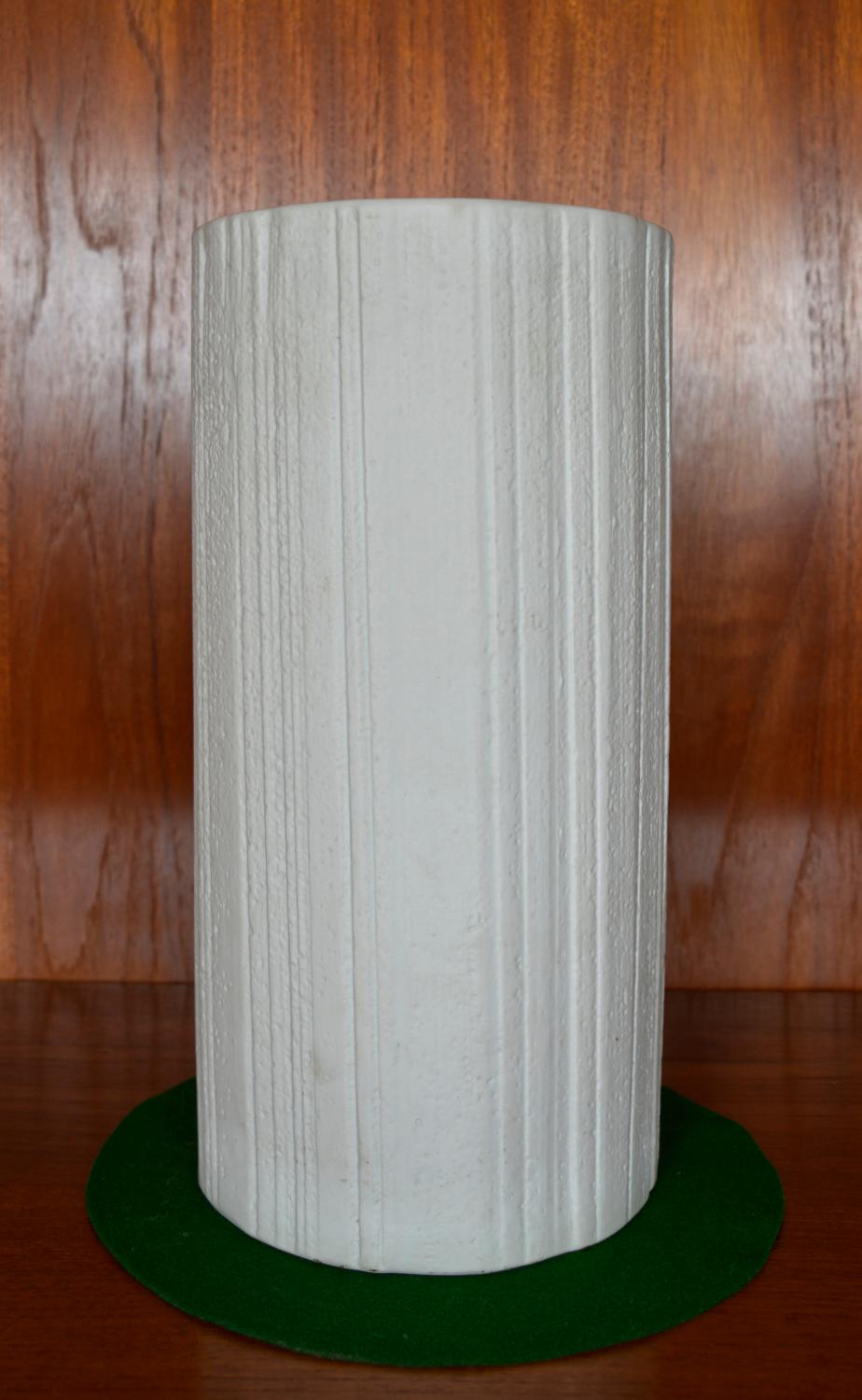 Large 70s Hutschenreuther Op Art Bisque Porcelain Sculpture Vase Heinrich Fuchs For Sale 1