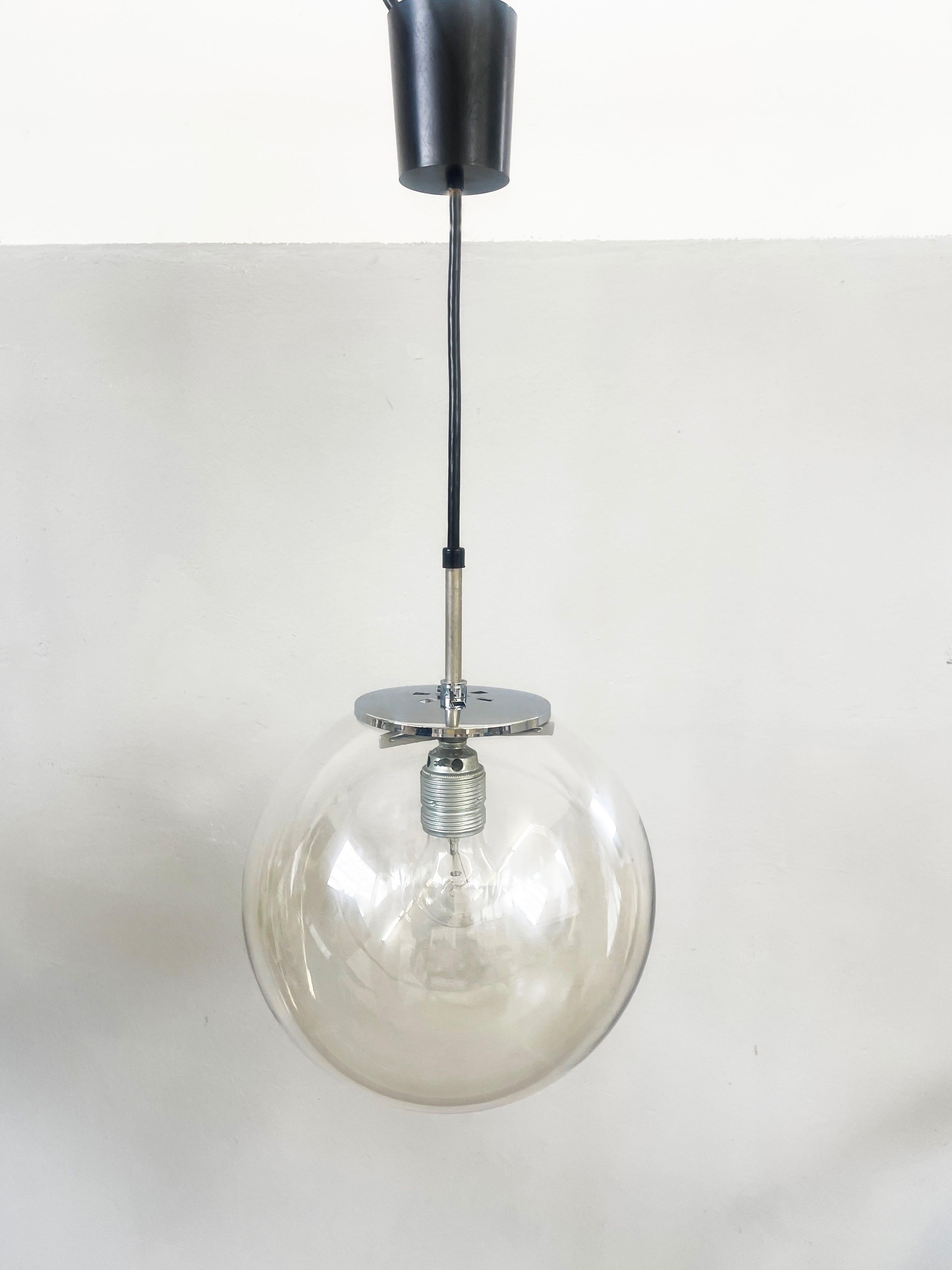 XX secolo Large 70s Spherical Ball Lamp by Limburger Glashuette 