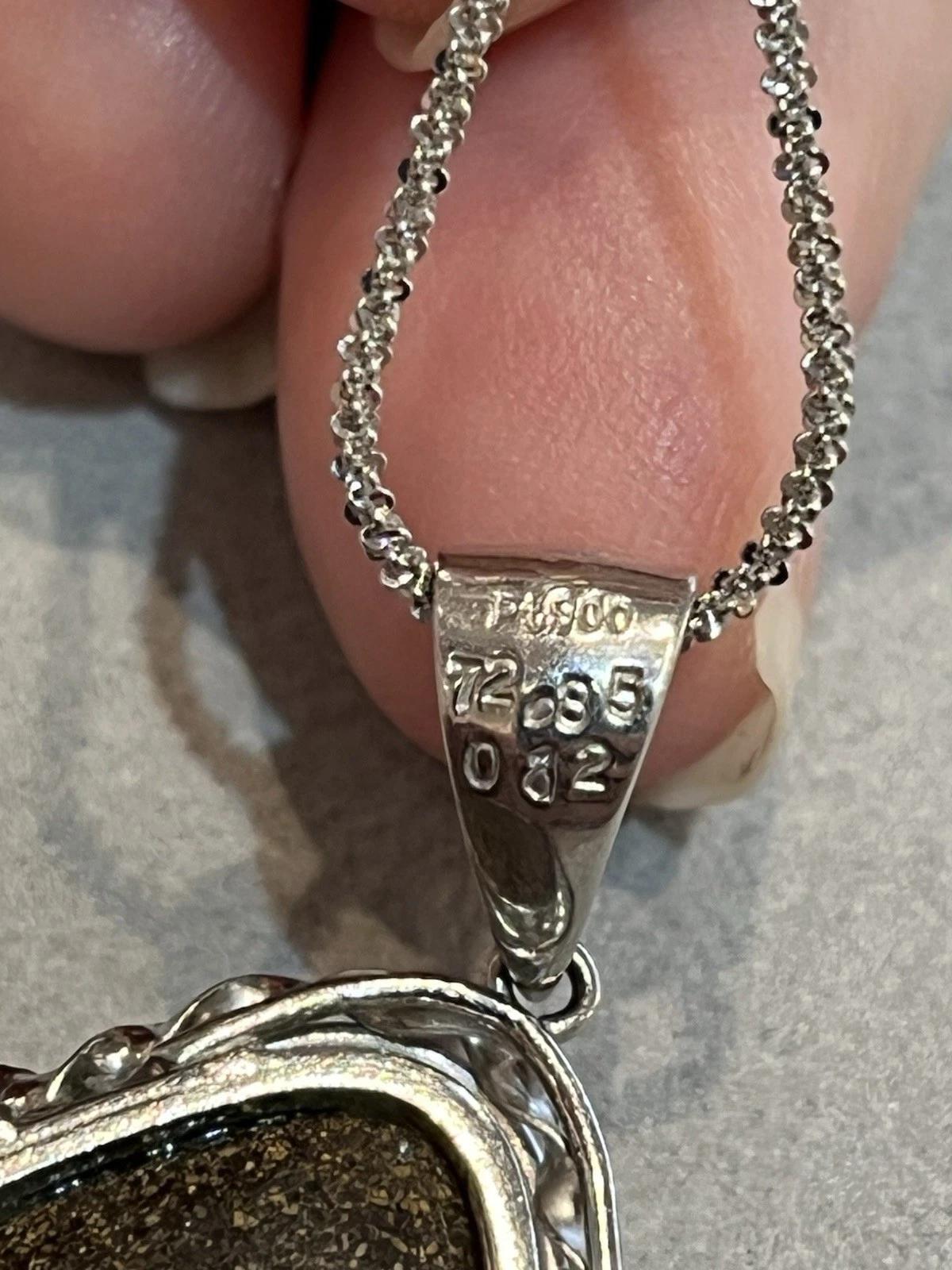 Donna Collana con ciondolo Boulder Opale e Diamante grande da 72,85 ct in platino in vendita