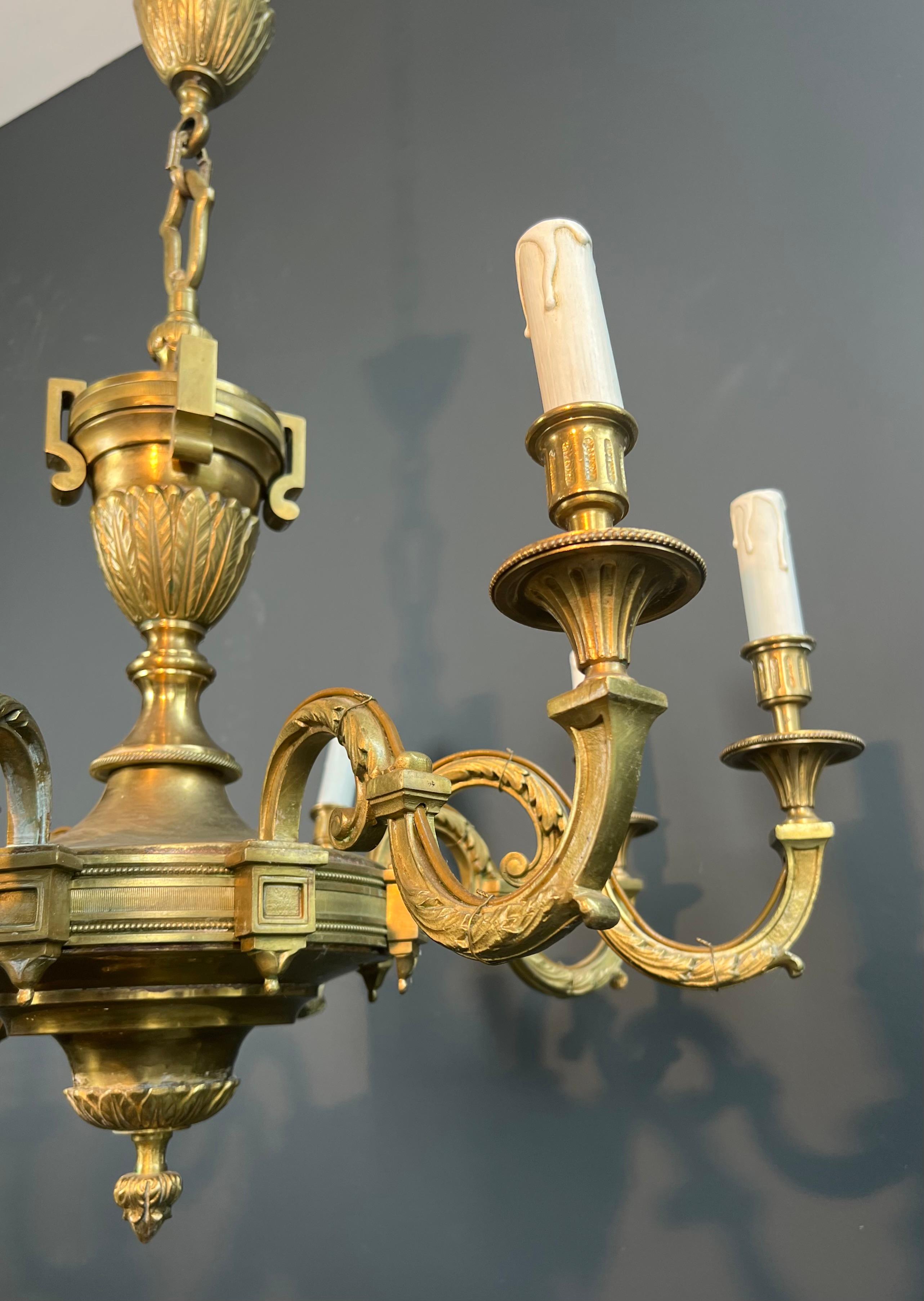 Large 8 Arms Chiseled Bronze Chandelier in the Style of Louis the 16th by Lucien For Sale 5