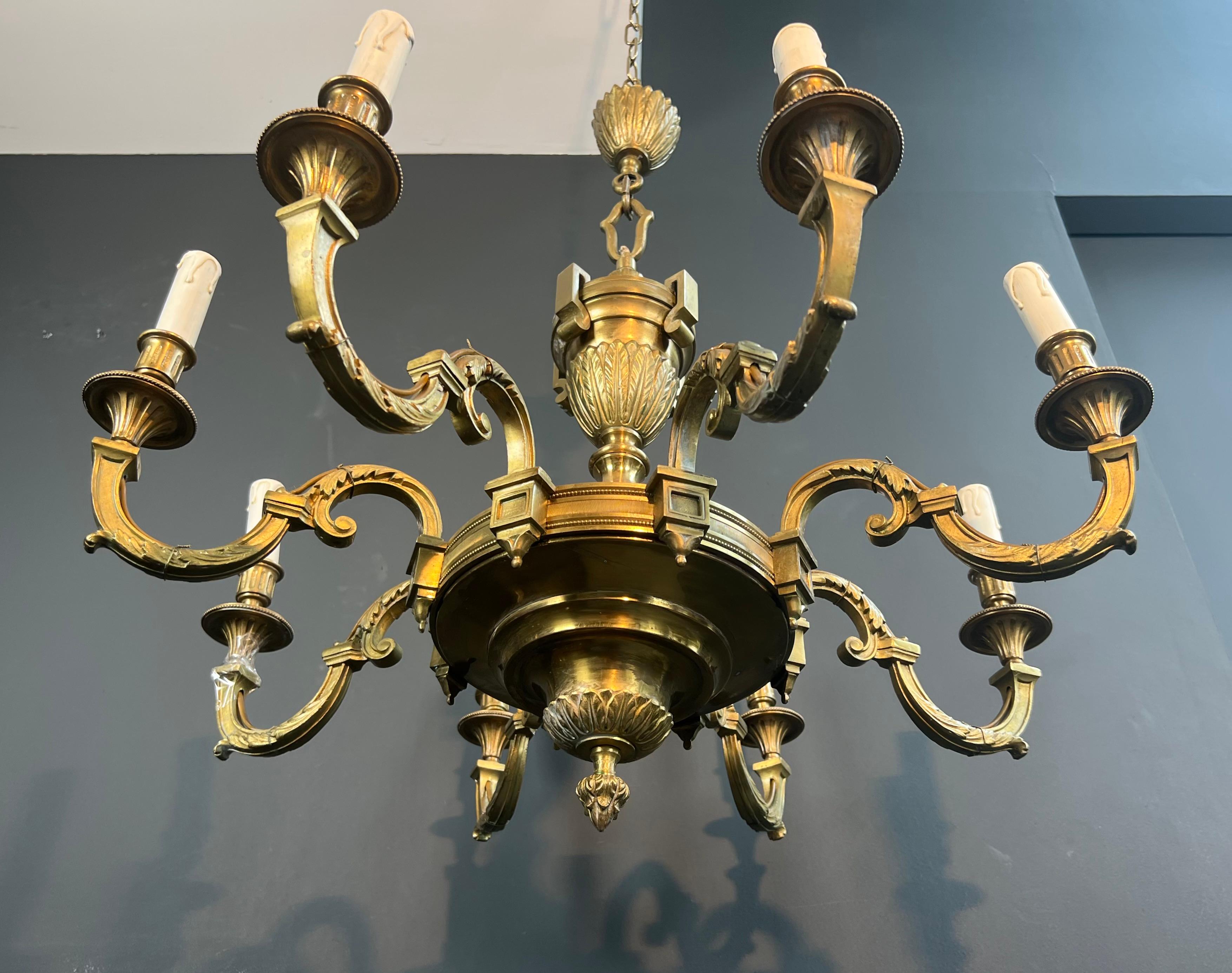 Large 8 Arms Chiseled Bronze Chandelier in the Style of Louis the 16th by Lucien For Sale 6