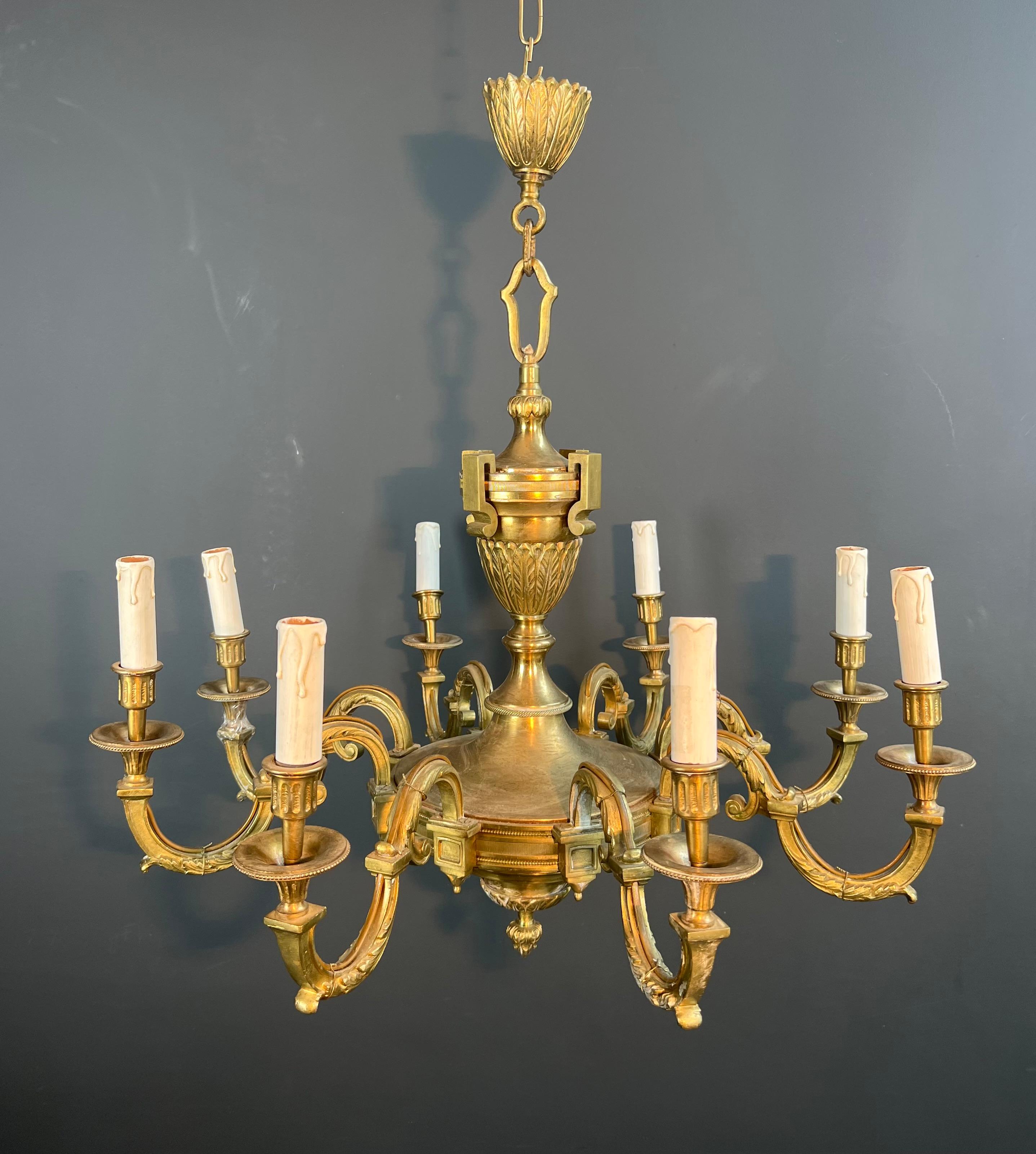 Large 8 Arms Chiseled Bronze Chandelier in the Style of Louis the 16th by Lucien For Sale 8