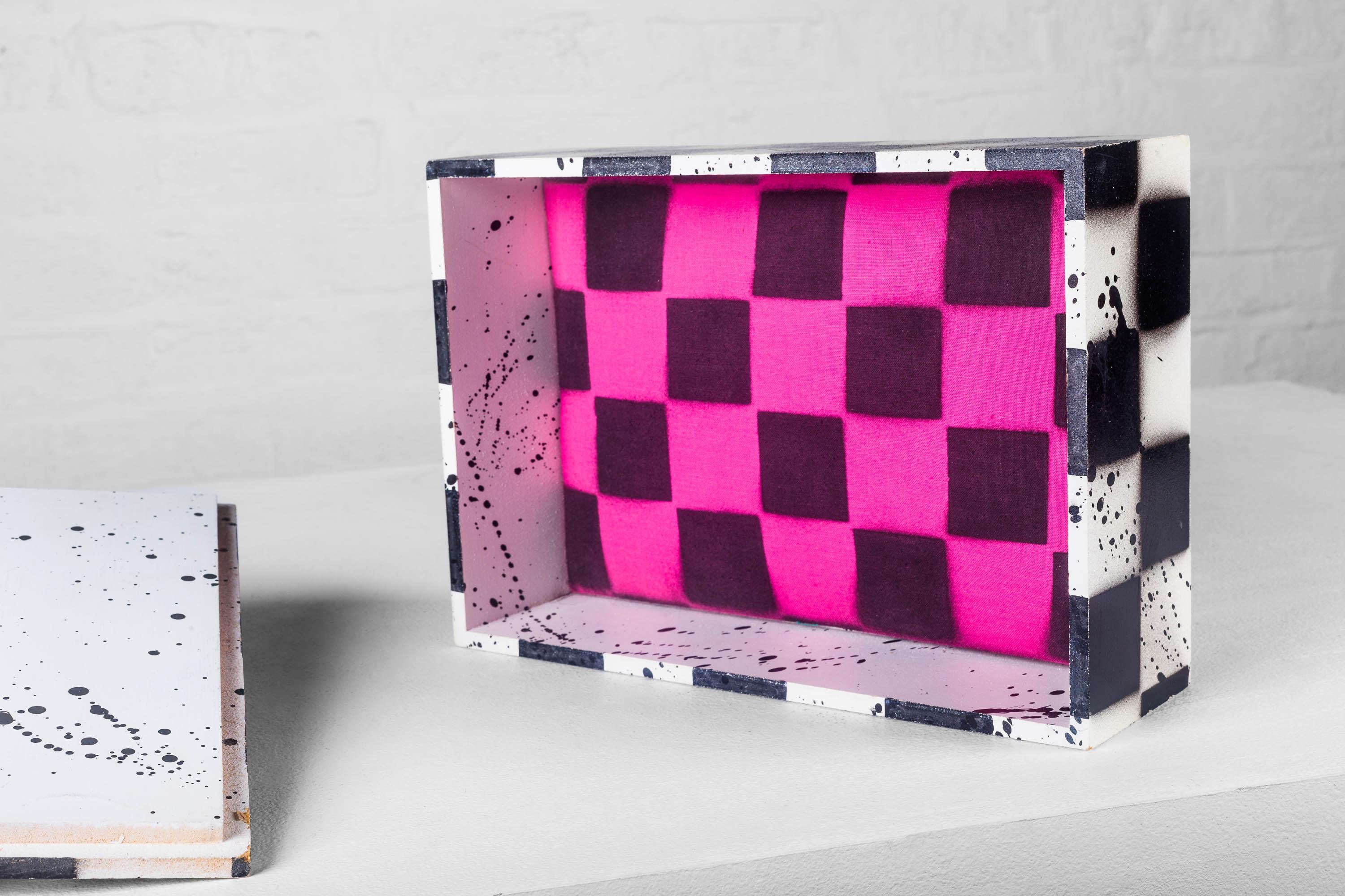 Large 80s Lacquered Box by Hollis Fingold, Checkerboard & Neon Pink, Signed USA In Good Condition For Sale In Chicago, IL