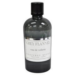 Expositor grande de 9" para perfumería de franela gris Geoffrey Beene
