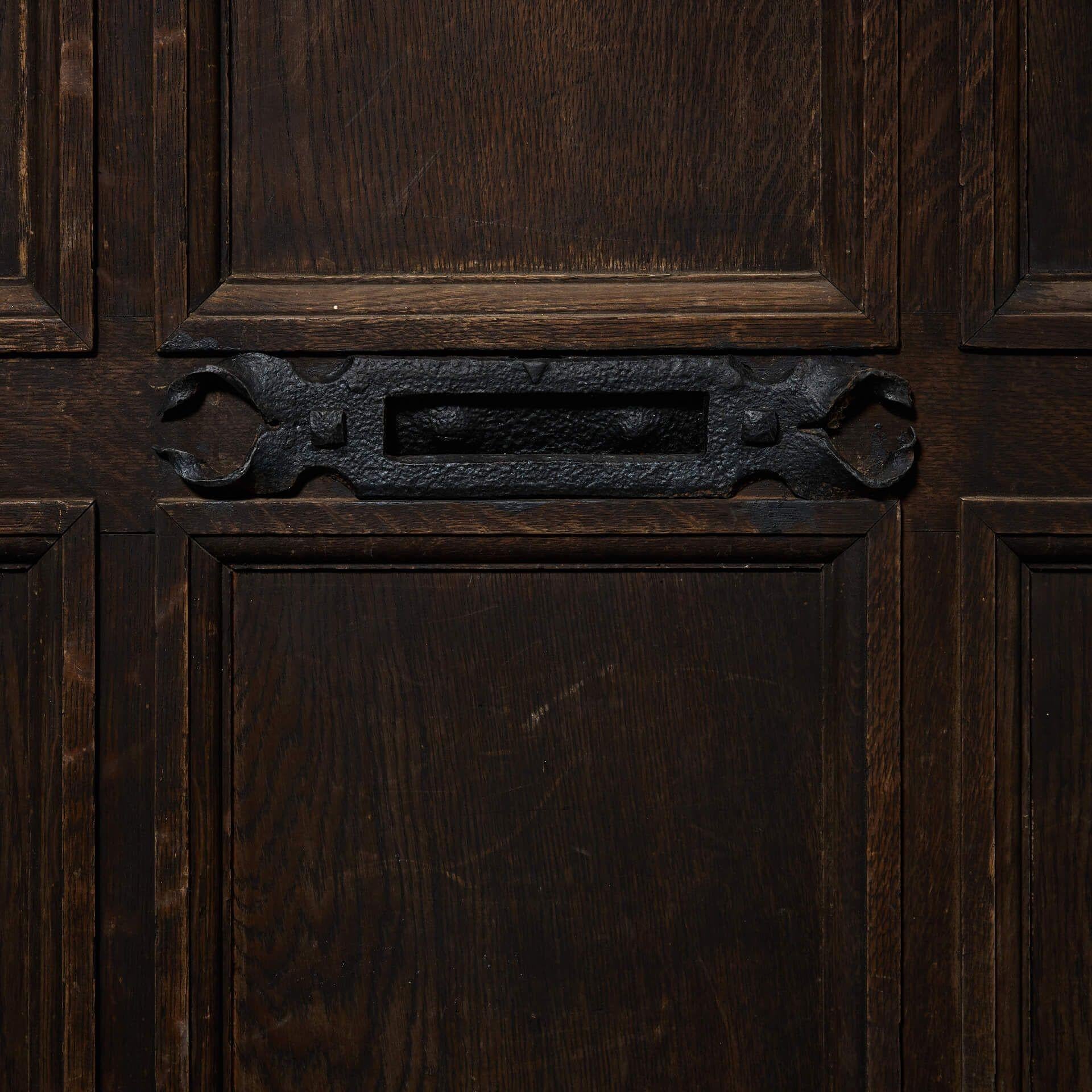 XIXe siècle Grande porte d'entrée en chêne ancien à 9 panneaux en vente