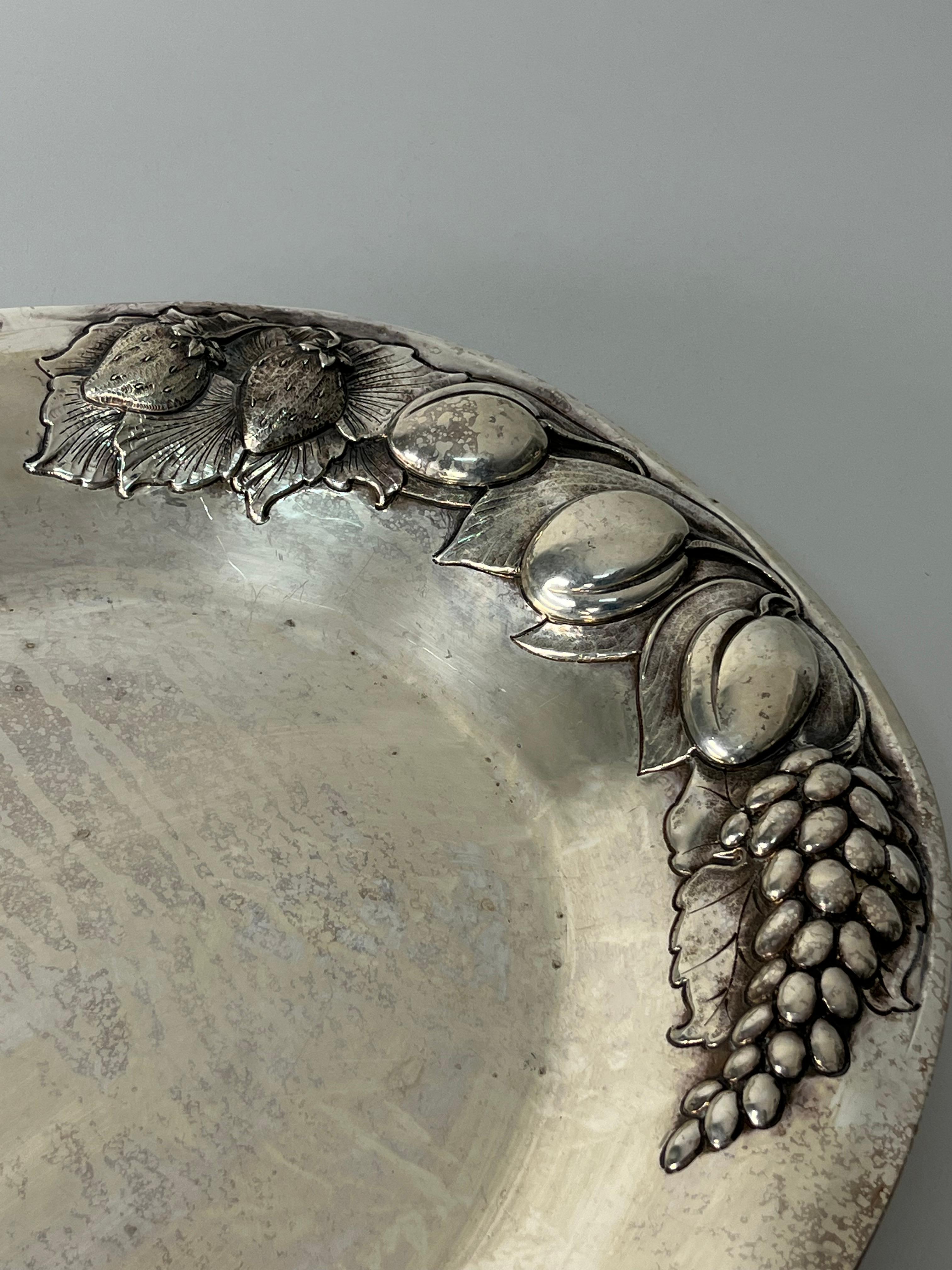 Large 925 Sterling Silver Serving Tray, Made in Italy, 1960s
Made by Argenteria Vavassori of Milan.
Shaped, embossed, and chiseled entirely by hand.
Engraved factory stamps.
Good condition.
Weighs 2548.00 grams.
Dimensions: 58 cm x 41 cm x 4 cm.