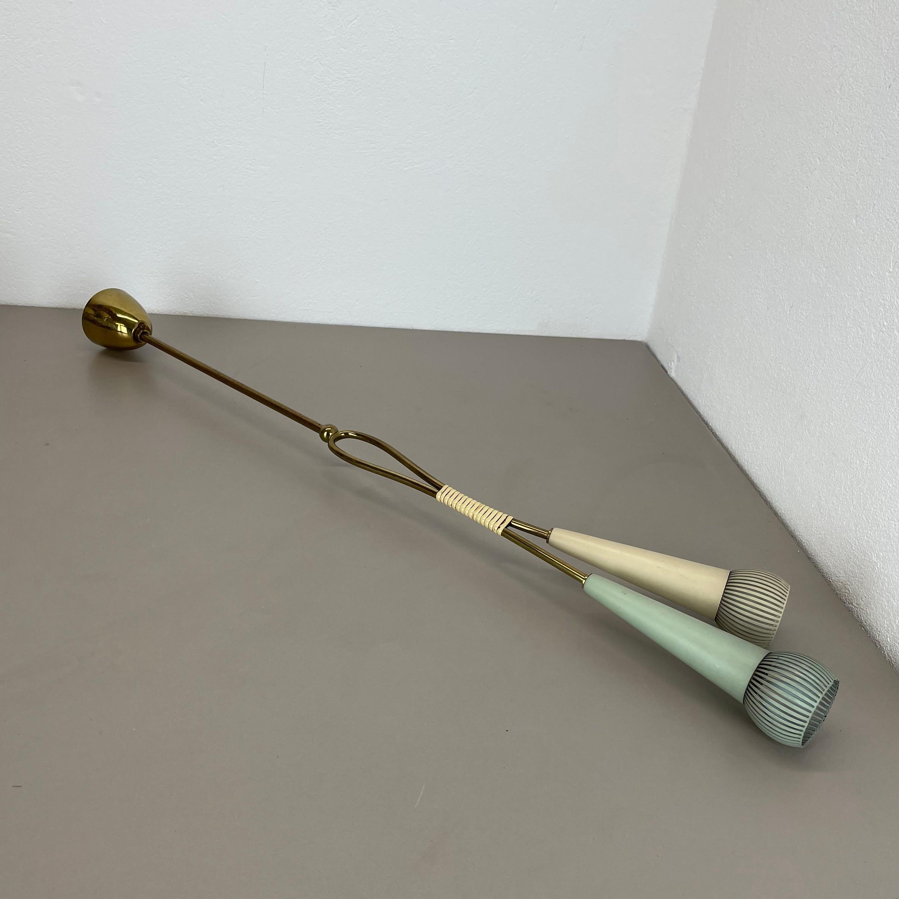 Lampada a sospensione in ottone e metallo in stile Stilnovo, Italia, 1950, grande 92 cm. in vendita 12