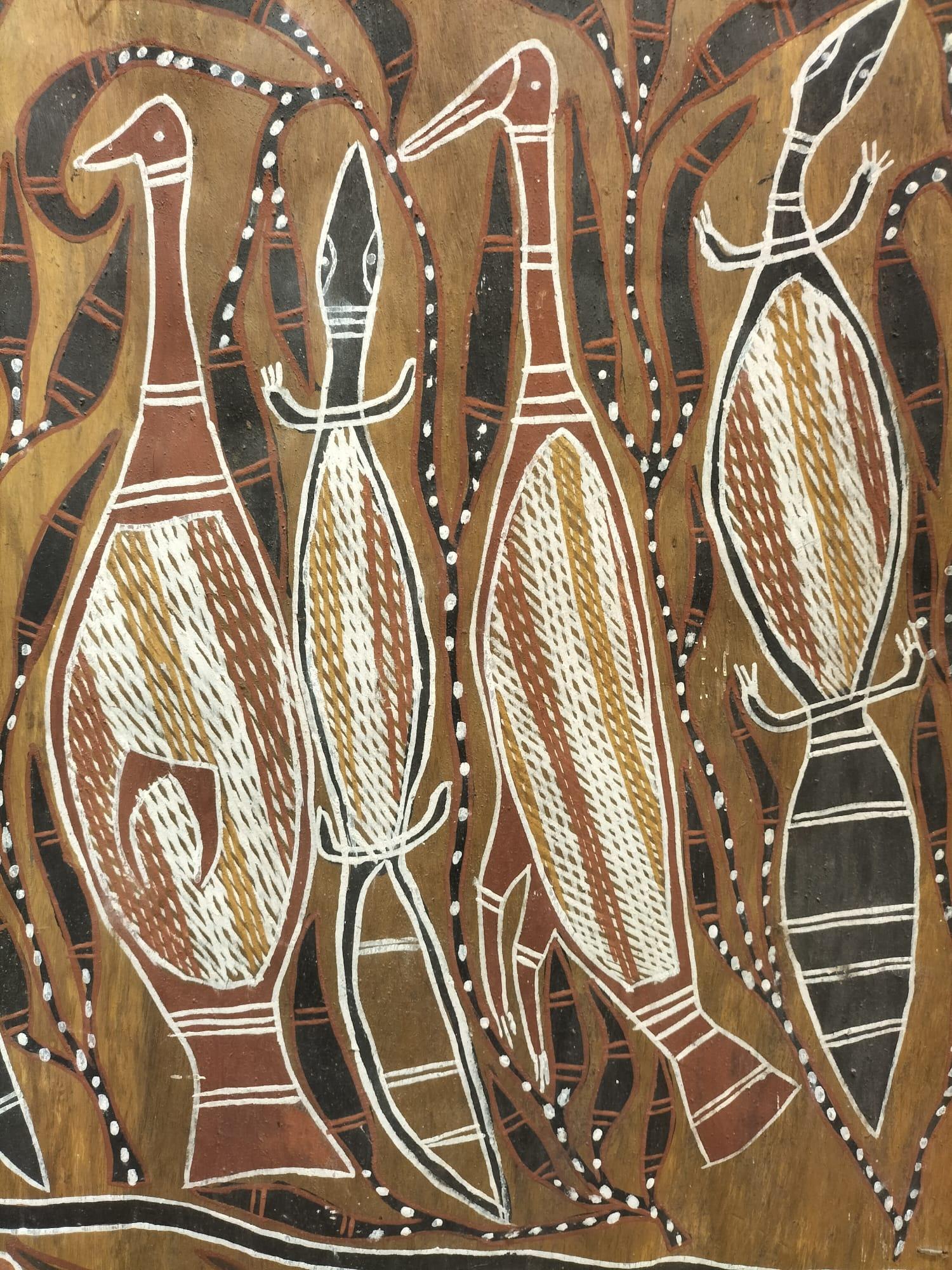 Gran Pintura Aborigen de Corteza con Motivos de Pájaros, Tortugas y Goanas finales del siglo XX