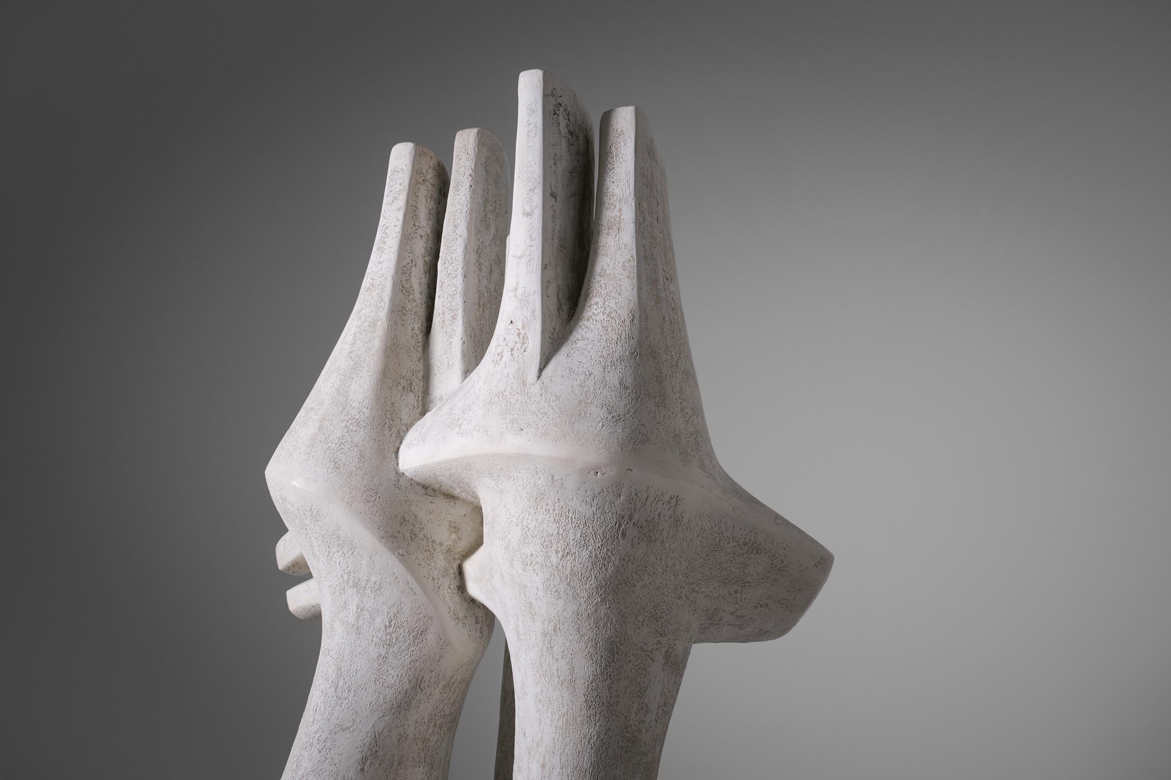 Français Grande sculpture abstraite en béton de Roger Desserprit en vente