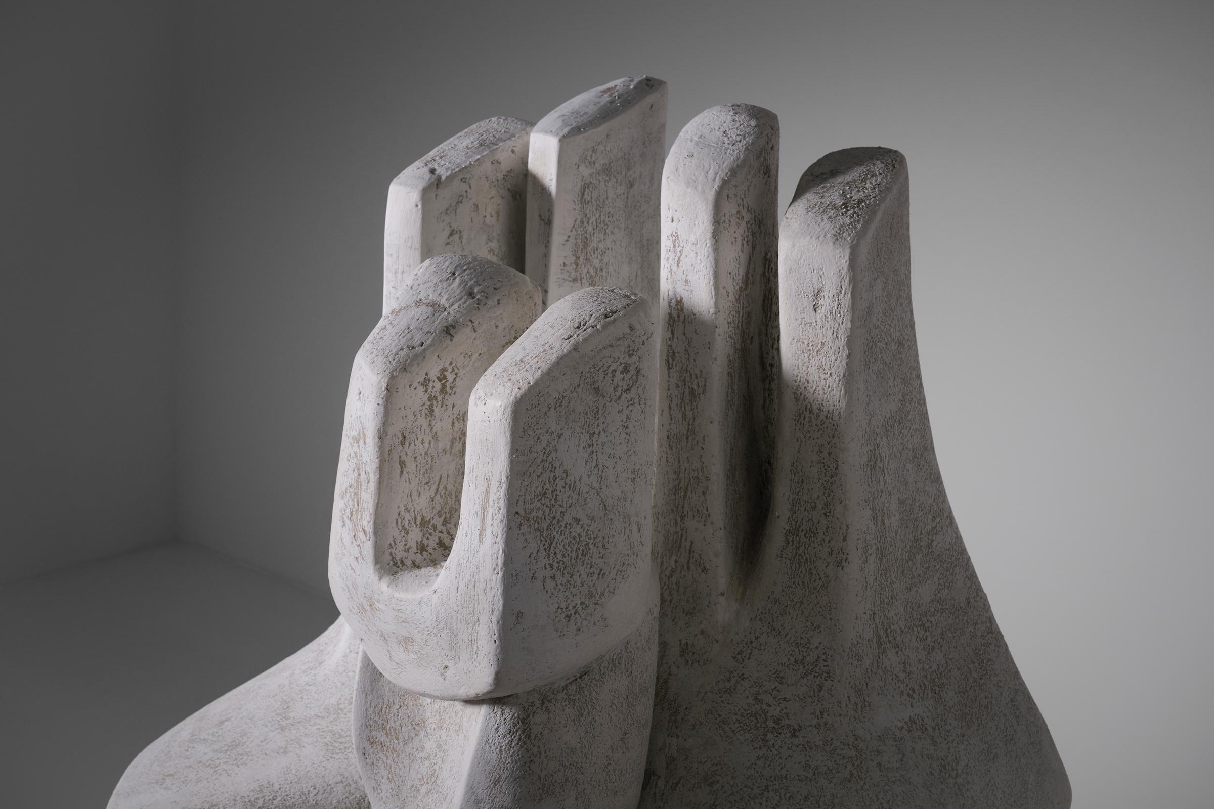 Fin du 20e siècle Grande sculpture abstraite en béton de Roger Desserprit en vente