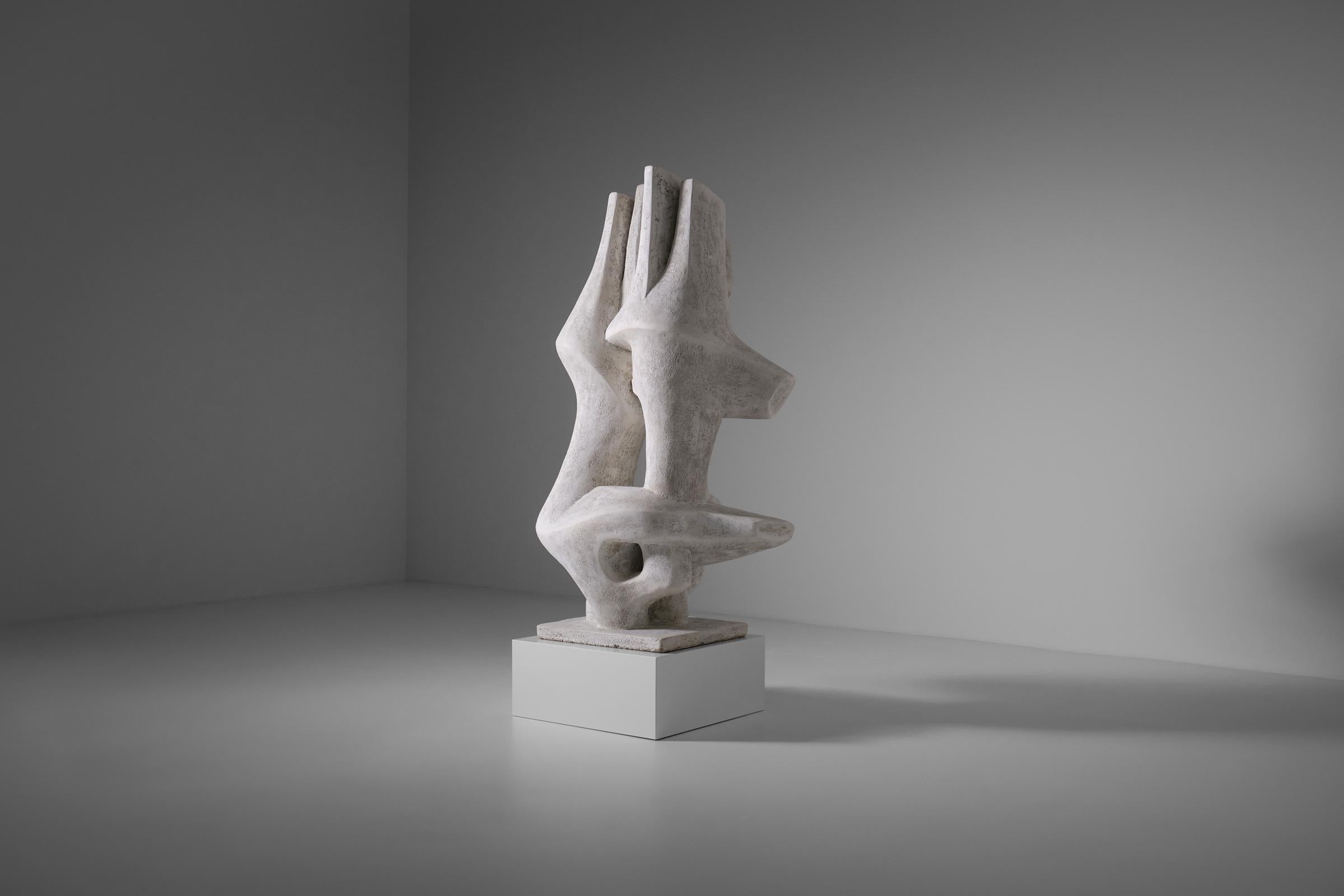 Ciment Grande sculpture abstraite en béton de Roger Desserprit en vente