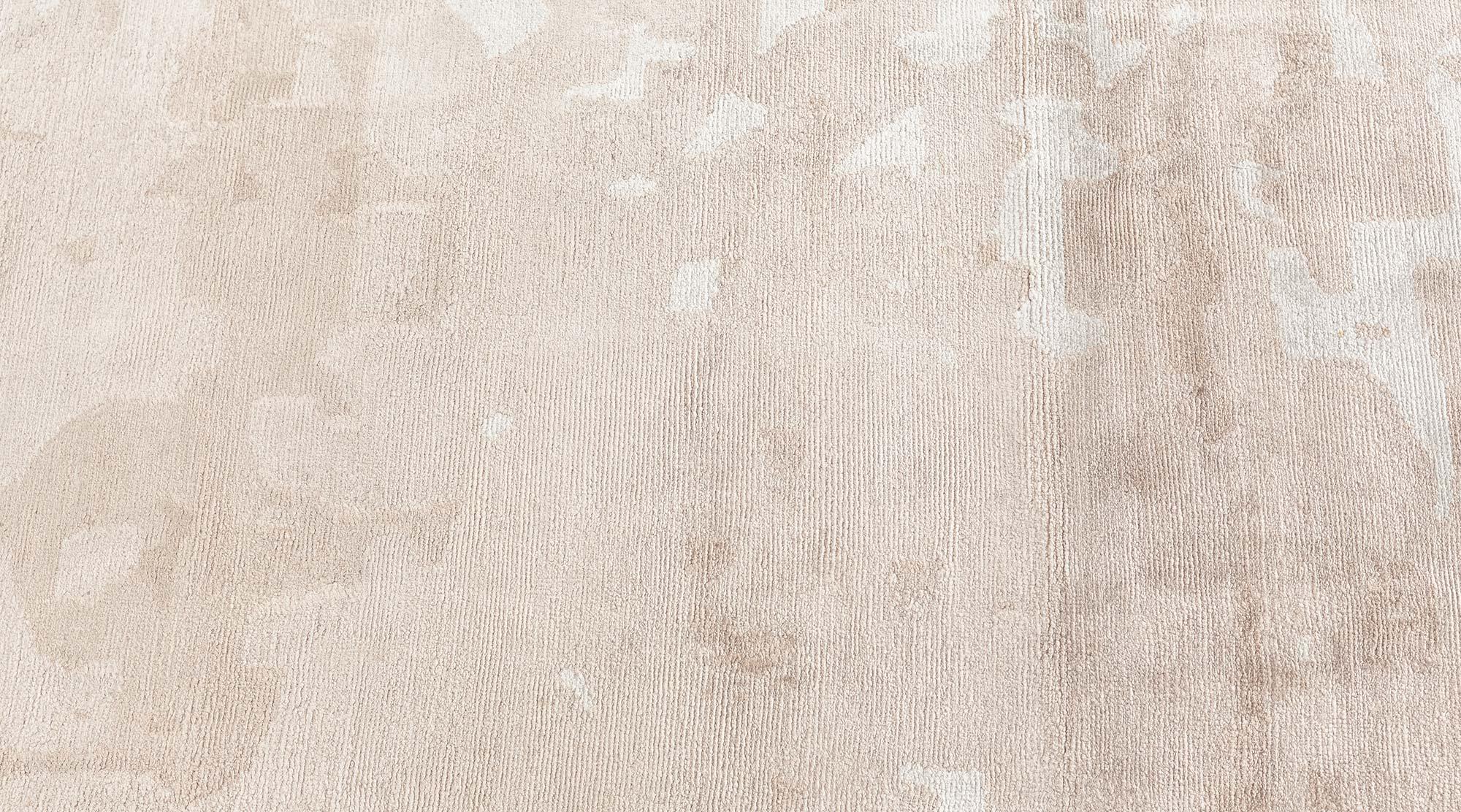 Large Abstract Dusk Beige Silk Rug by Doris Leslie Blau In New Condition For Sale In New York, NY