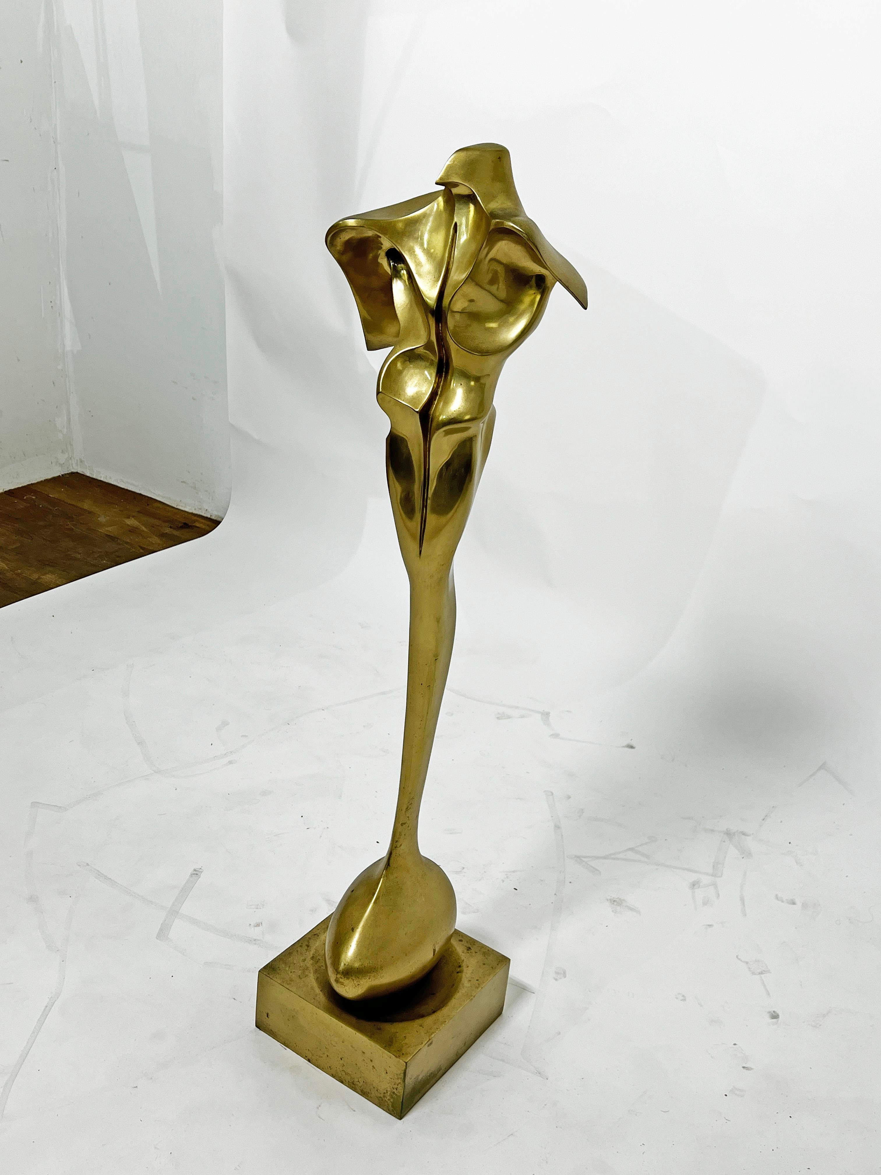 Eine hoch aufragende abstrakte figurative Bronzeskulptur, ca. 1970er Jahre, von dem angesehenen Künstler Robert William Hinds aus Santa Fe.