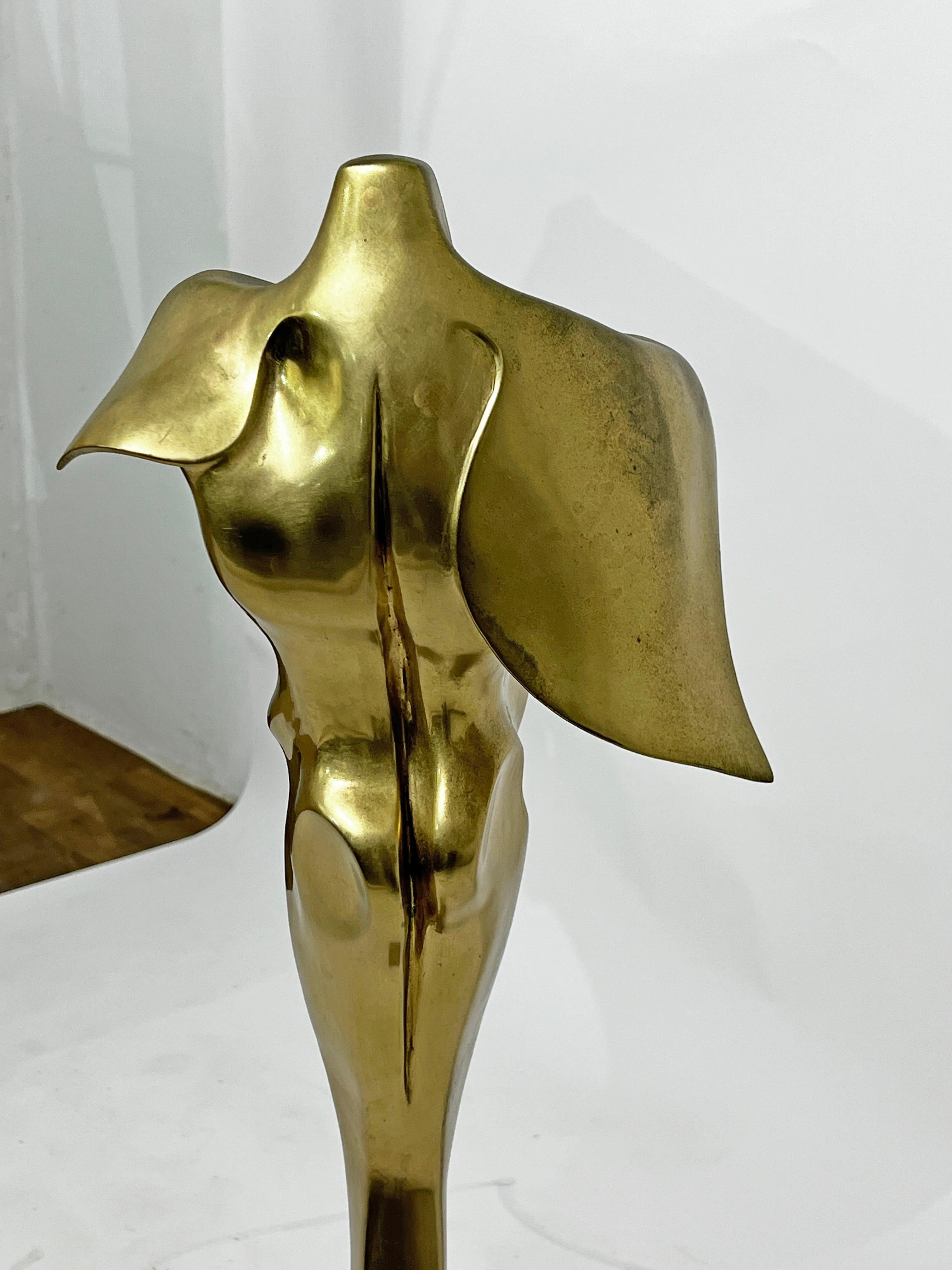 Große abstrakte figurale Bronzeskulptur von Robert William Hind, Robert William Hind, ca. 1970er Jahre (Ende des 20. Jahrhunderts) im Angebot