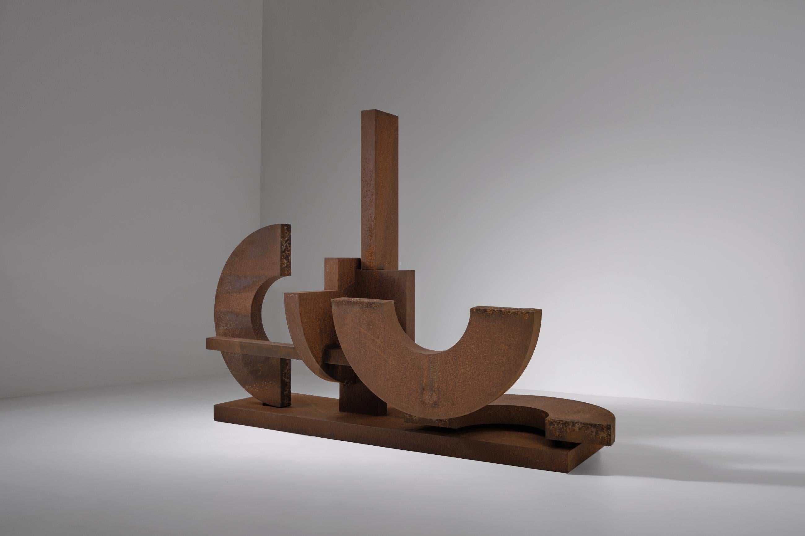 Français Grande sculpture gomtrique abstraite en acier Corten, 1970 en vente