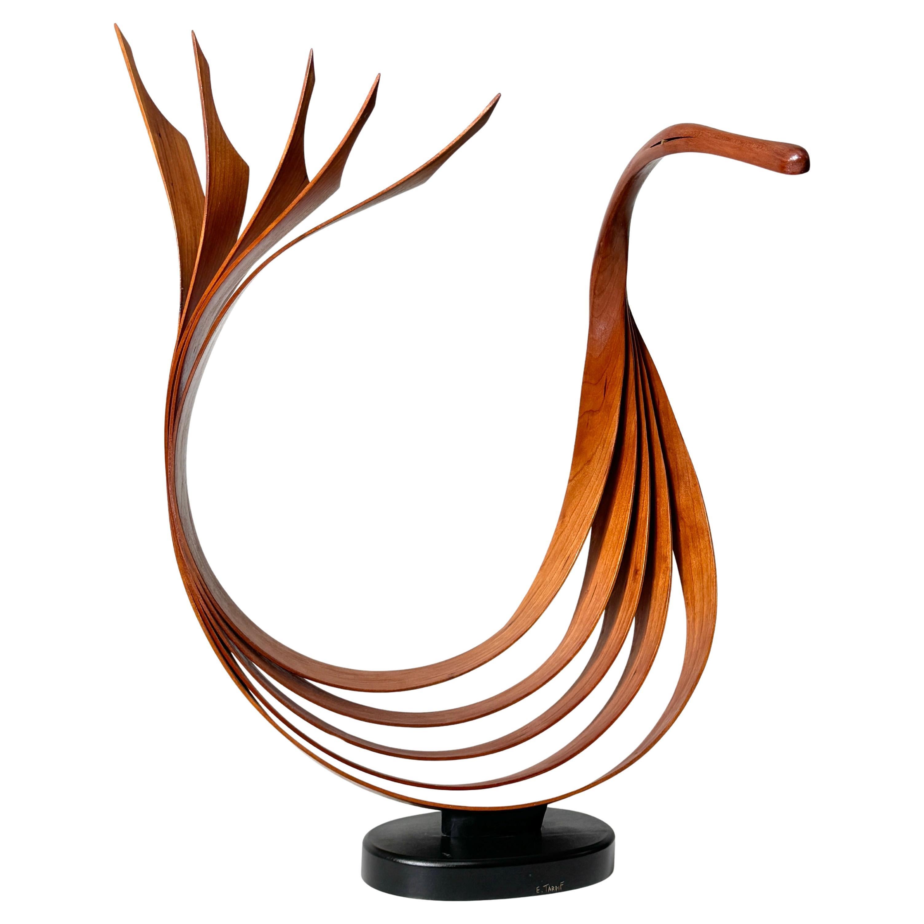 Grande sculpture abstraite et moderne d'oiseau stylisé en bois courbé d'Eric Tardif en vente