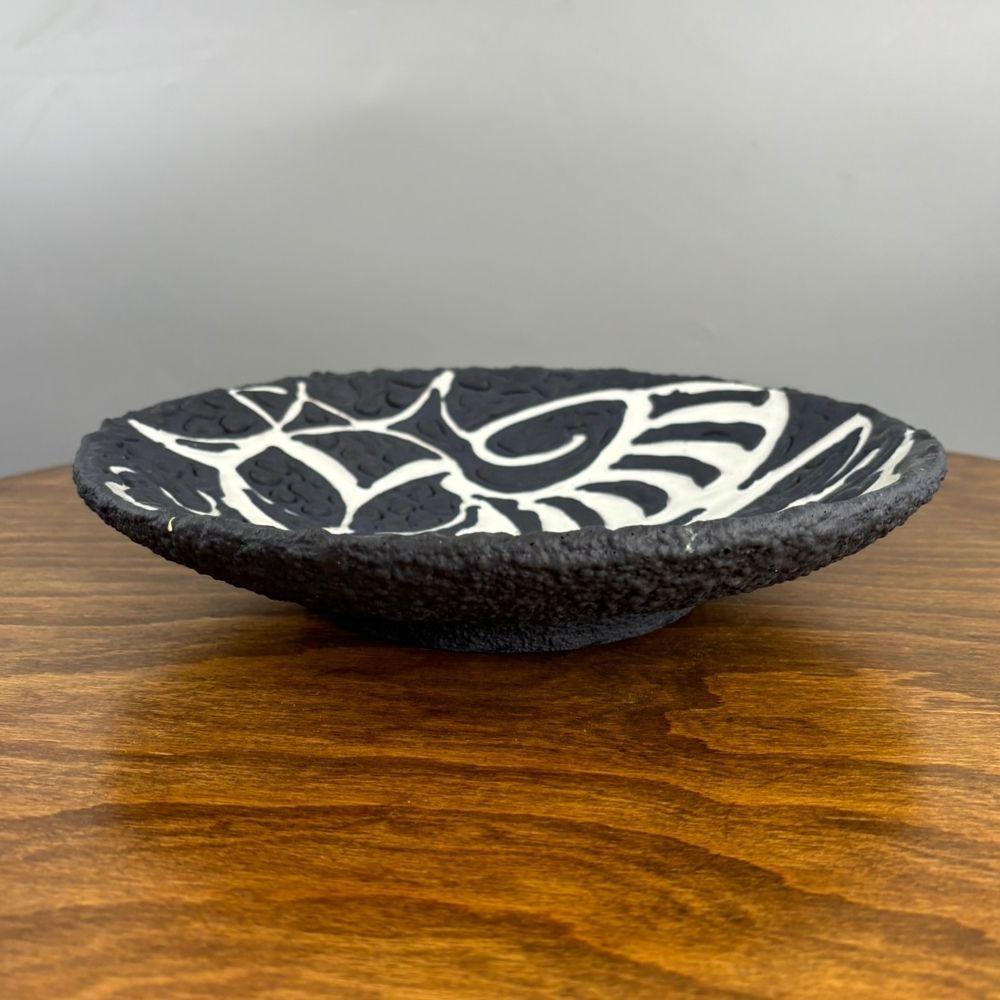 Large Abstract Modernist Ceramic Bowl  In Good Condition For Sale In Budapest, HU