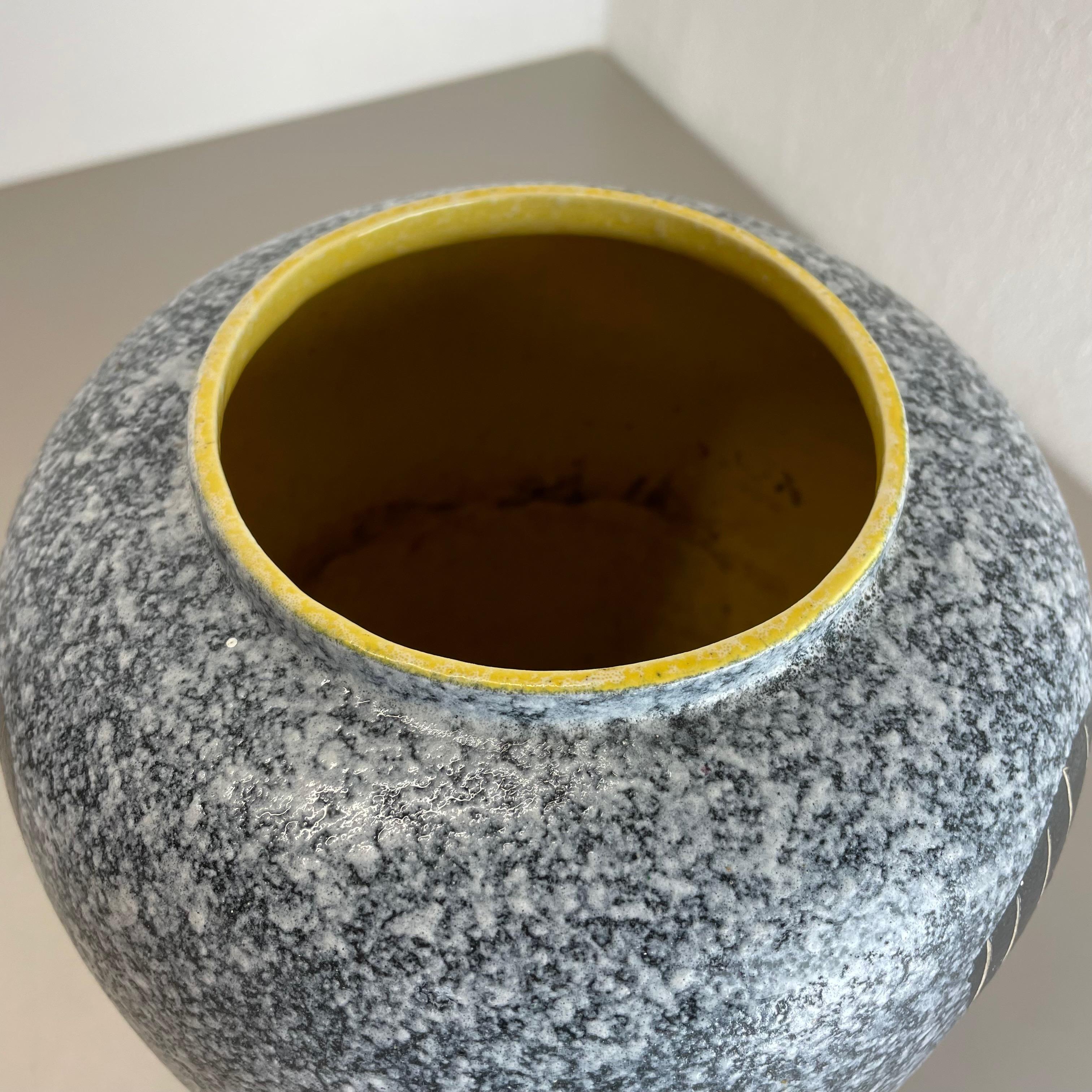 Große abstrakte ausländische Op-Art-Keramik-Vase von Scheurich Ceramics, Deutschland, 1960er Jahre im Angebot 5