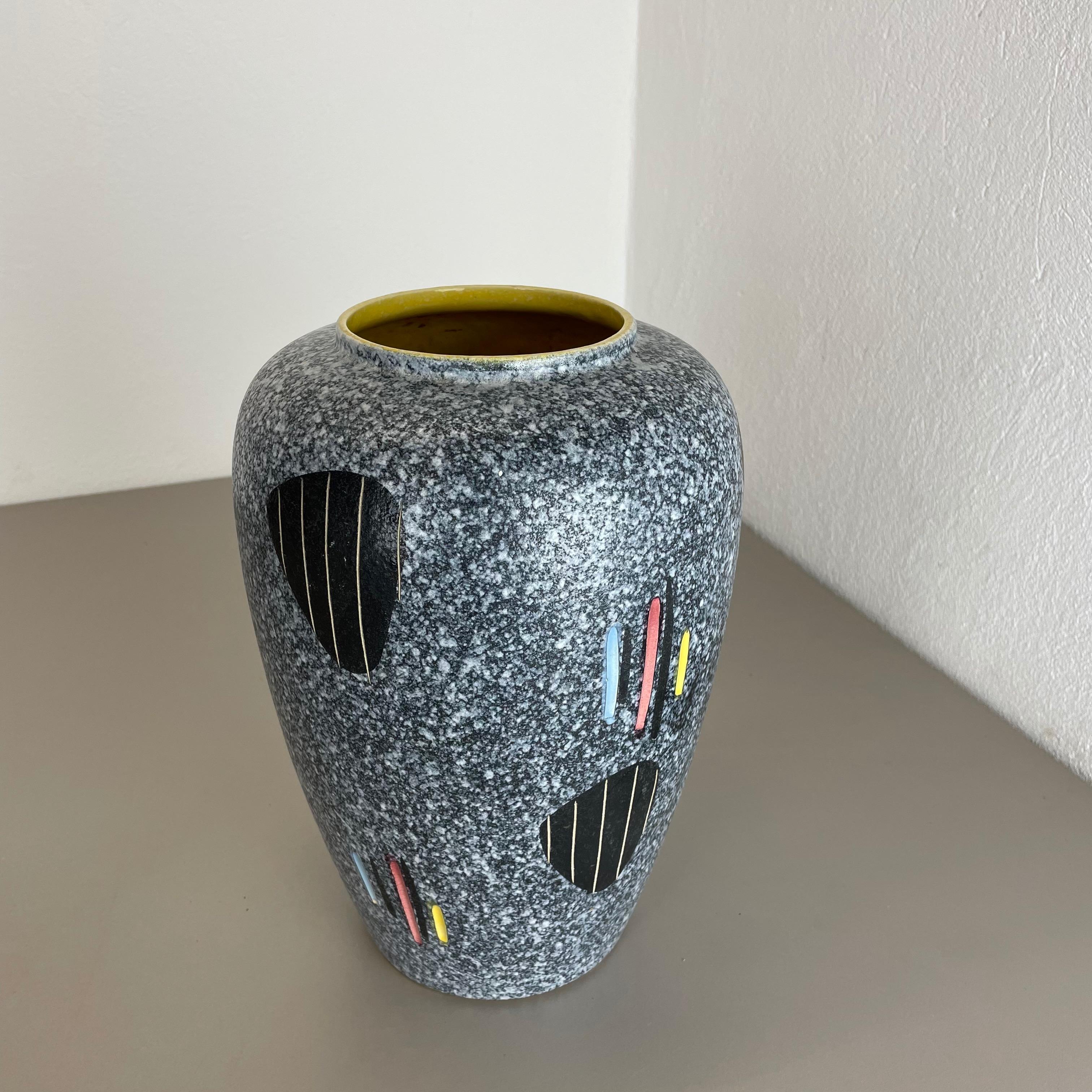 Large Abstract Op Art Pottery Foreign Vase by Scheurich Ceramics, Germany, 1960s For Sale 13