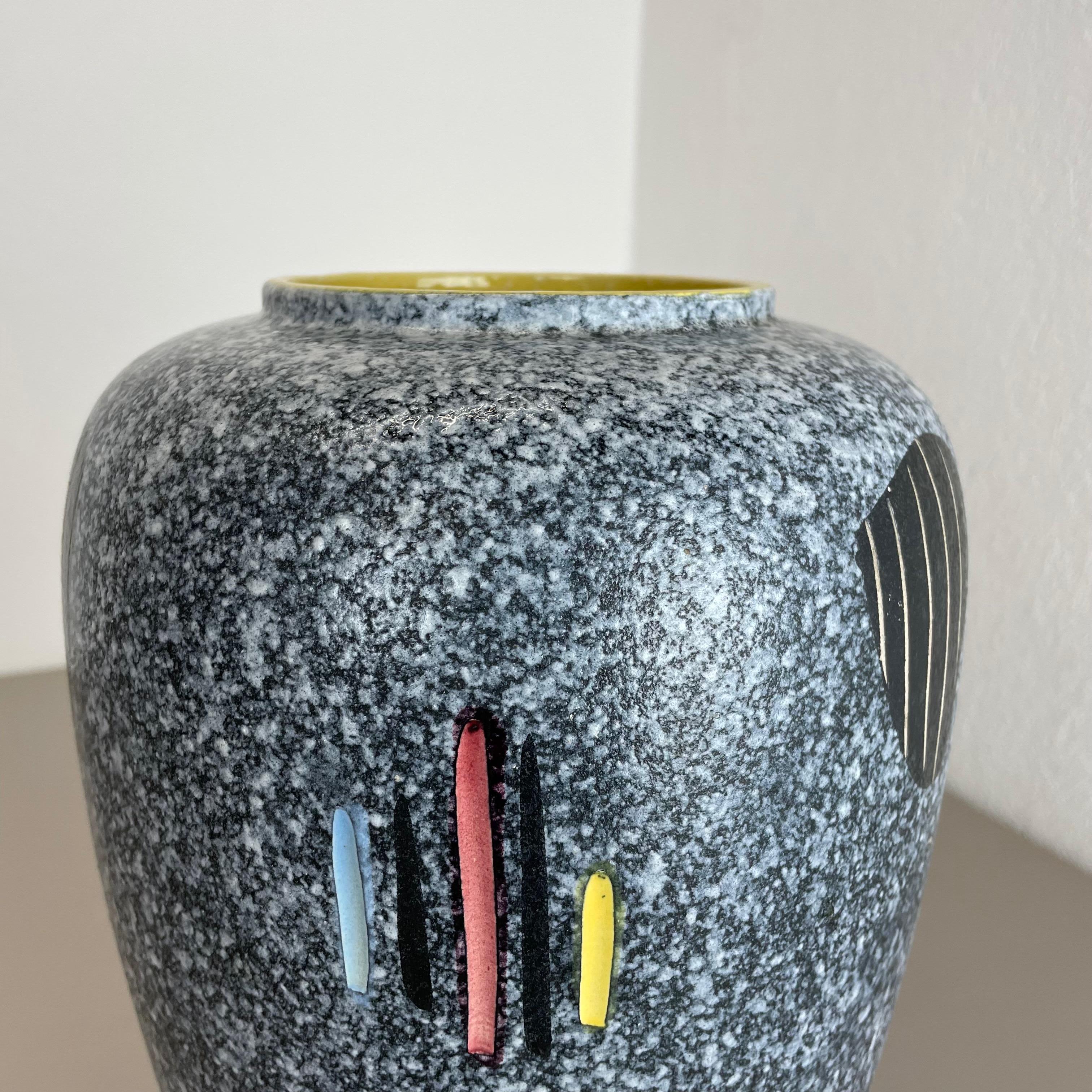 Große abstrakte ausländische Op-Art-Keramik-Vase von Scheurich Ceramics, Deutschland, 1960er Jahre im Angebot 4