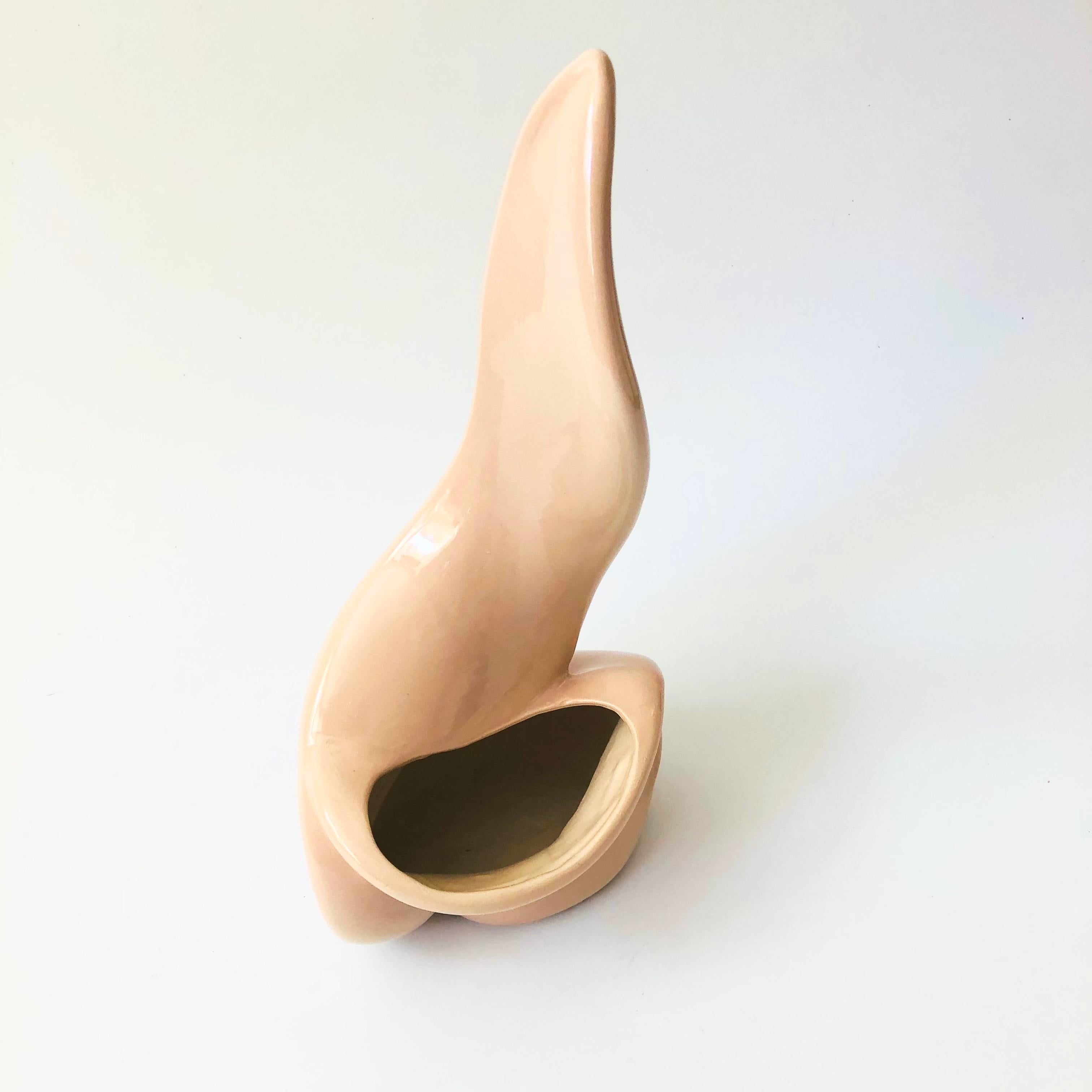 Céramique Grande jardinière en céramique rose abstraite en vente