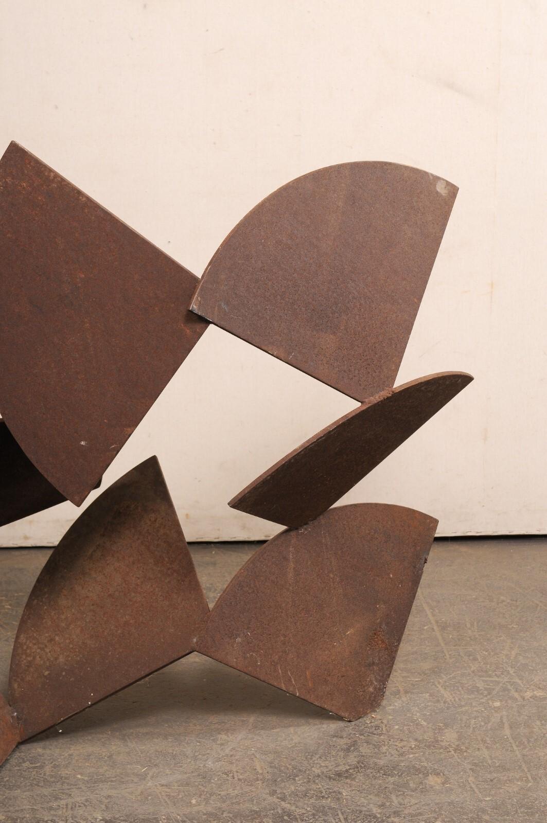 Große abstrakte spanische Gartenskulptur aus Eisen mit grauer verwitterter Patina! im Zustand „Gut“ im Angebot in Atlanta, GA