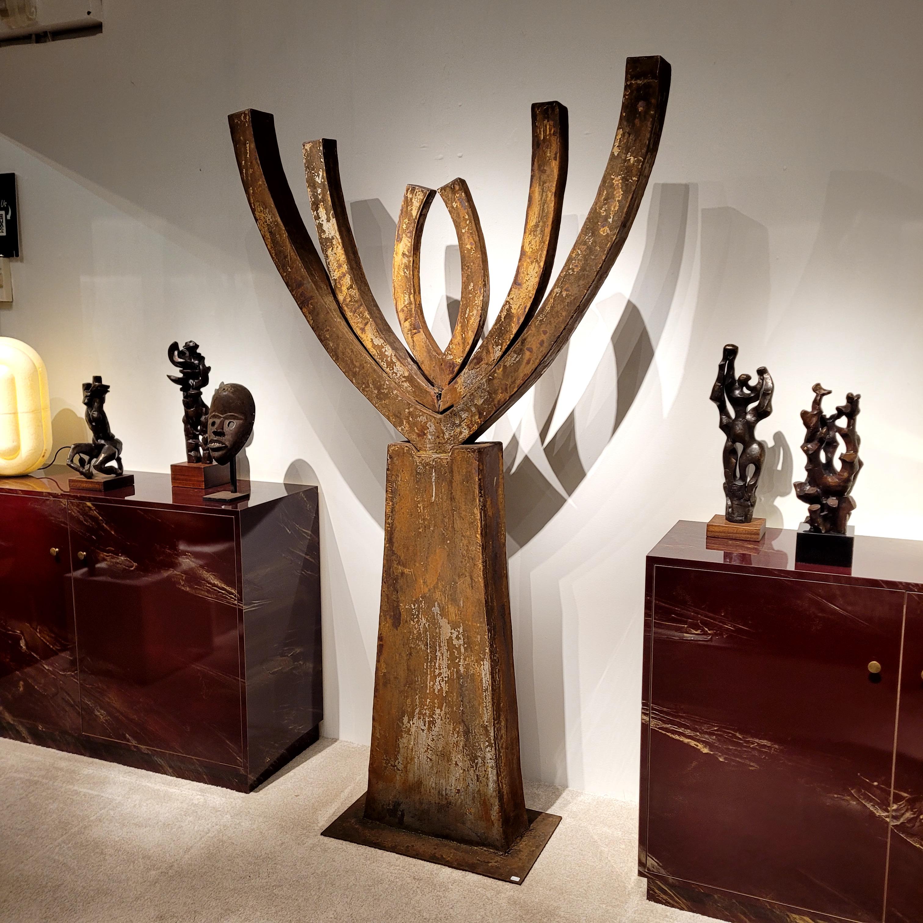 French Large abstract steel sculpture circa 1970, France For Sale