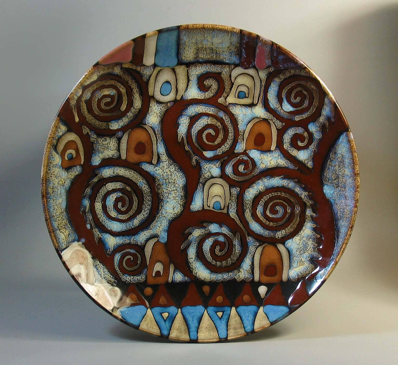  Large Abstract Studio Art Pottery Charger In Good Condition For Sale In Ottawa, Ontario