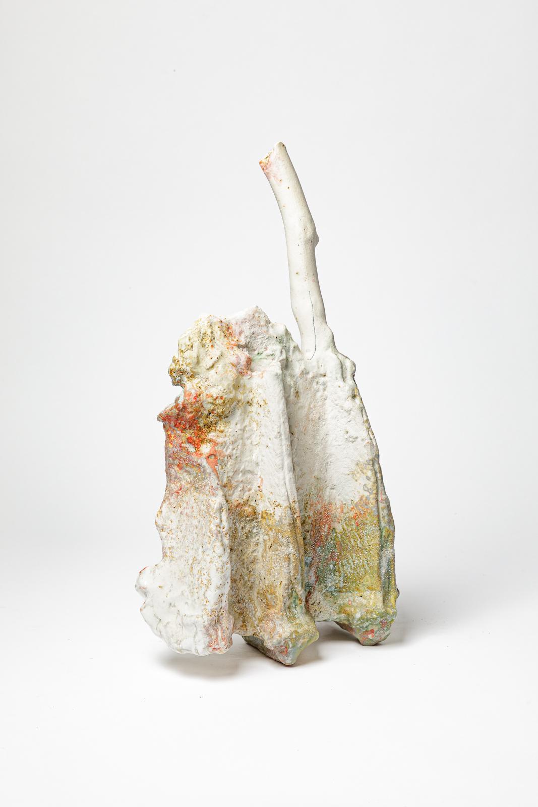 Français Grande sculpture abstraite en céramique blanche et rouge de Laurent Petit design 50 cm en vente