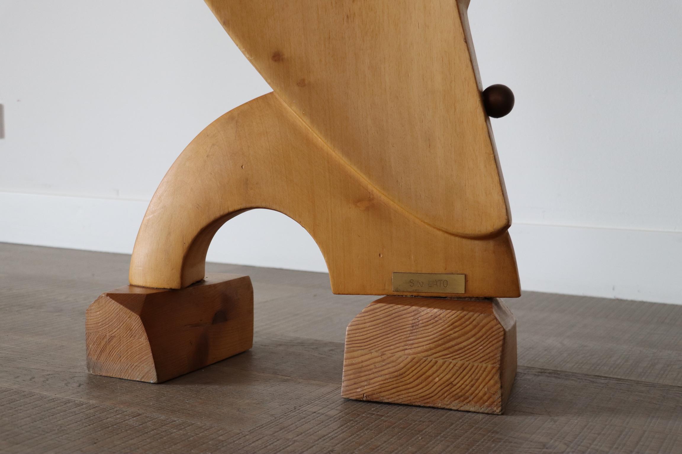 Grande sculpture abstraite en bois et laiton de S. Do Lato, Italie, années 1970 en vente 6