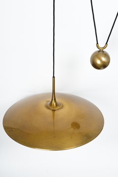 Grande lampe pendante réglable à contrepoids en laiton de Florian Schulz:: Allemagne