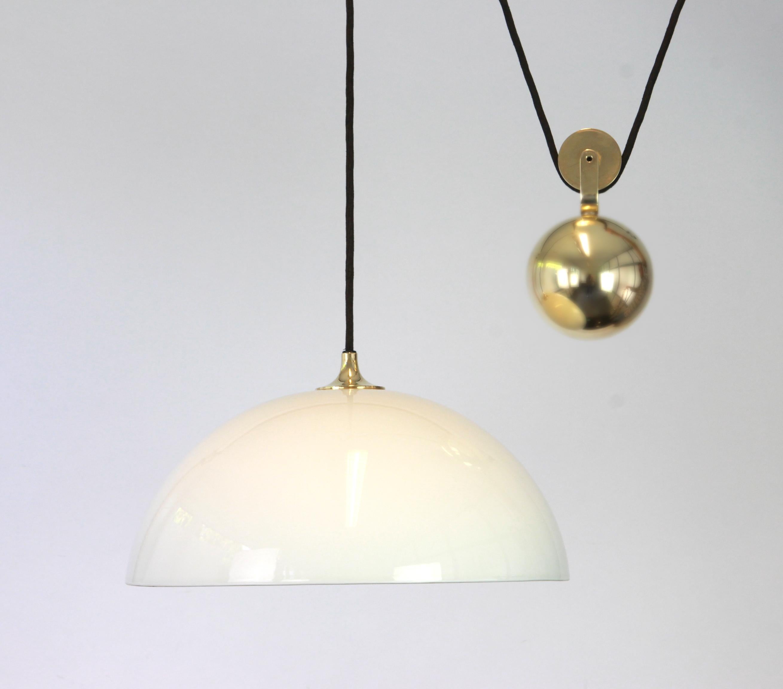 Mid-Century Modern Large Adjustable Brass Counterweight Pendant Light by Florian Schulz, Germany