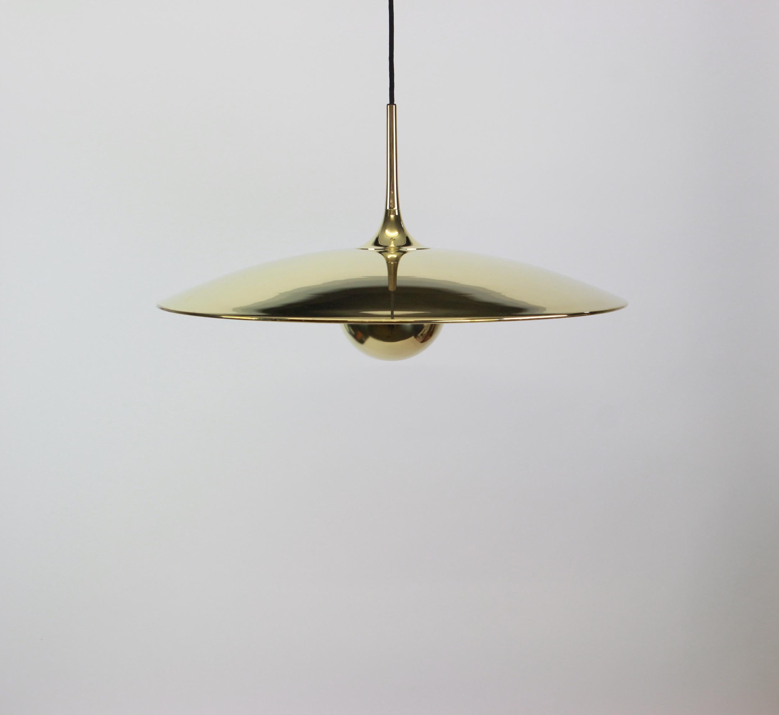 Late 20th Century Large Adjustable Brass Counterweight Pendant Light by Florian Schulz, Germany