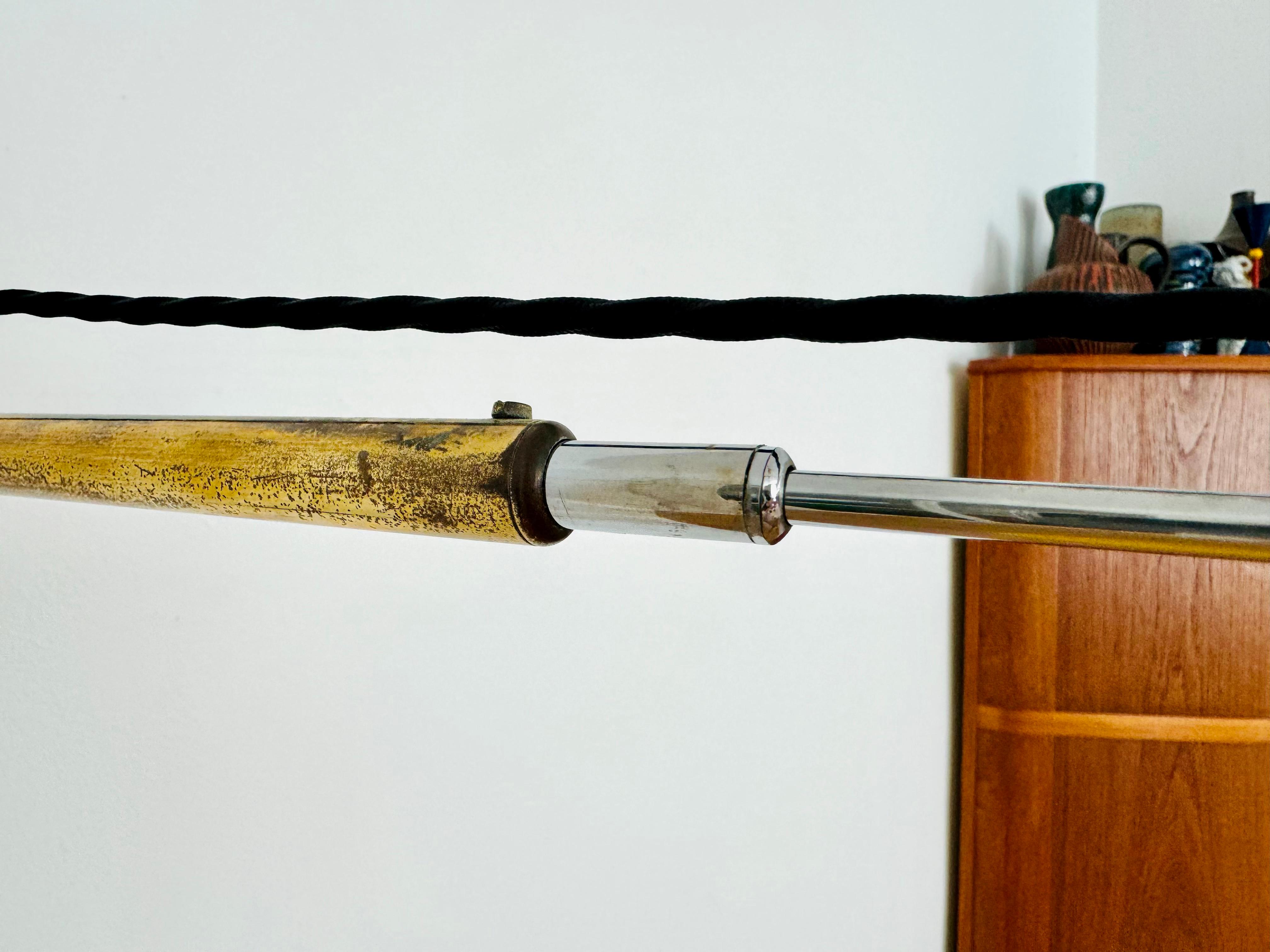 Lámpara de pared grande ajustable de latón en venta 6