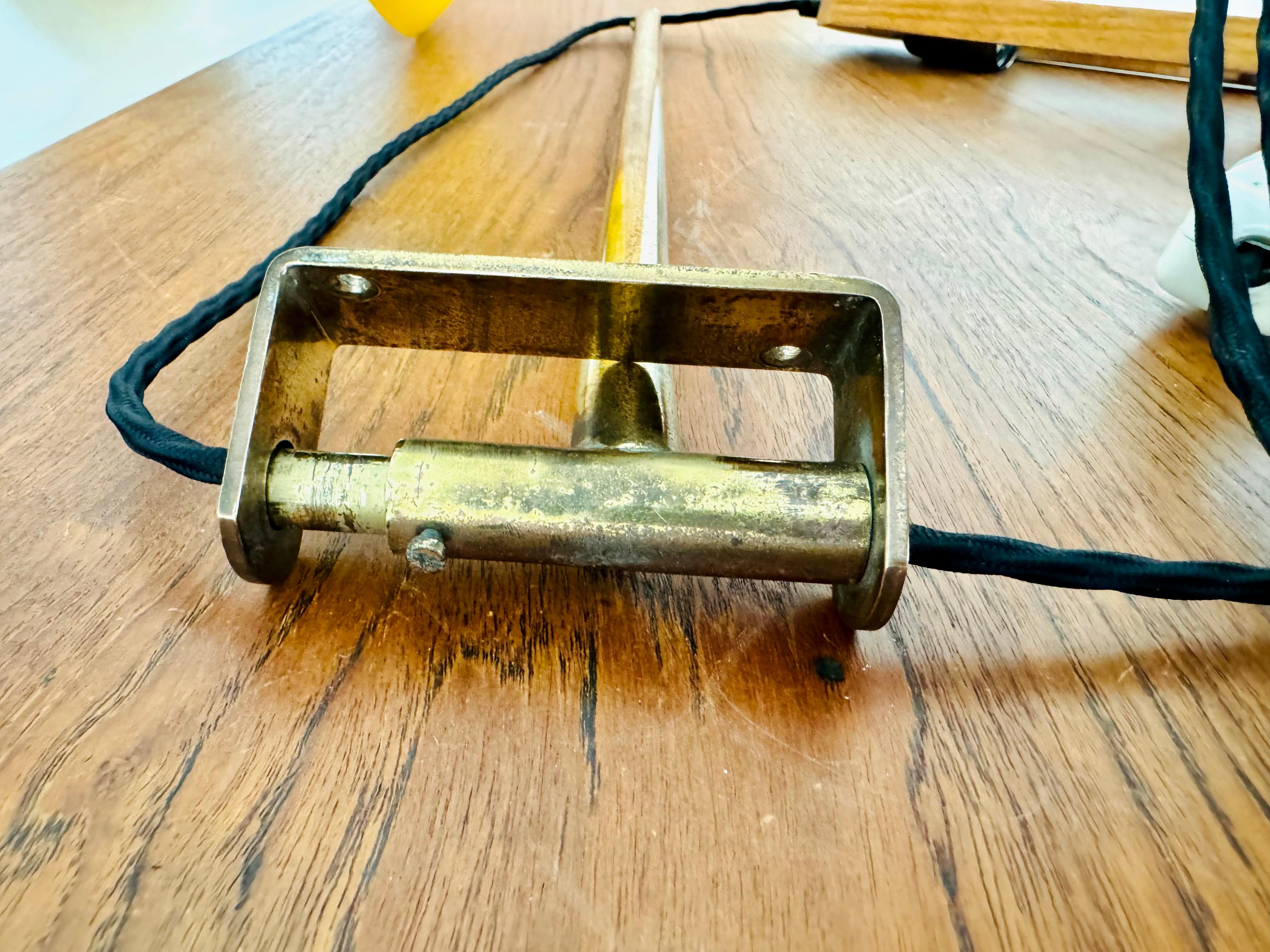 Lámpara de pared grande ajustable de latón en venta 12