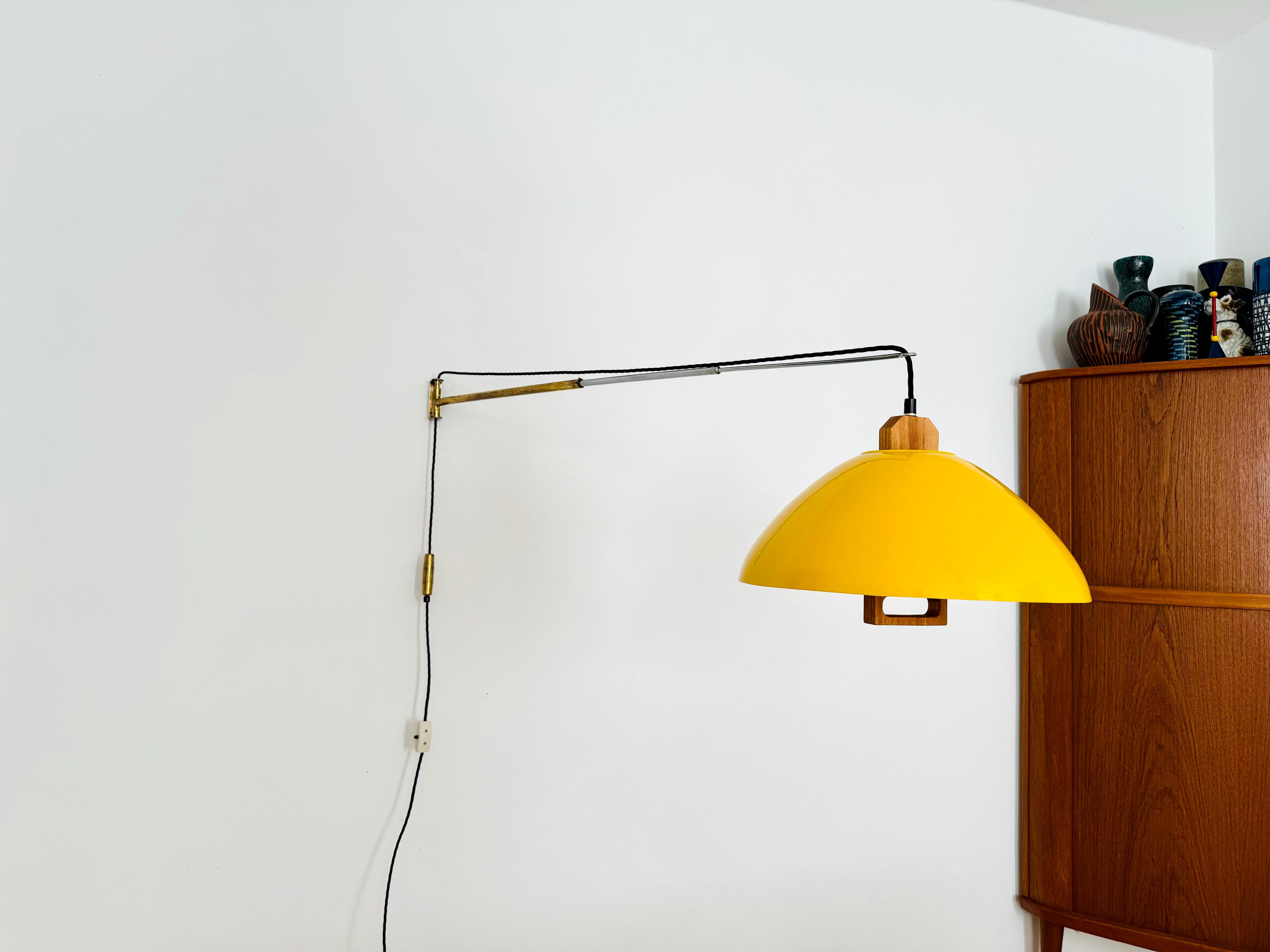 Lámpara de pared grande ajustable de latón Moderno de mediados de siglo en venta