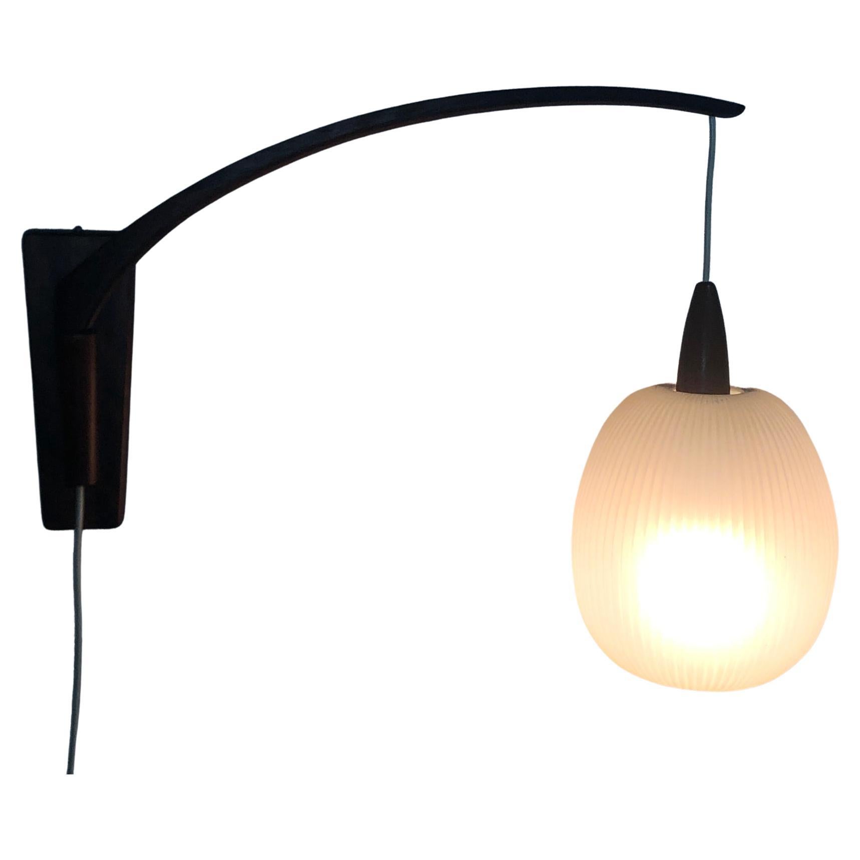 Gran Aplique de Pared de Teca Moderno Danés Ajustable, circa 1960s en venta 1