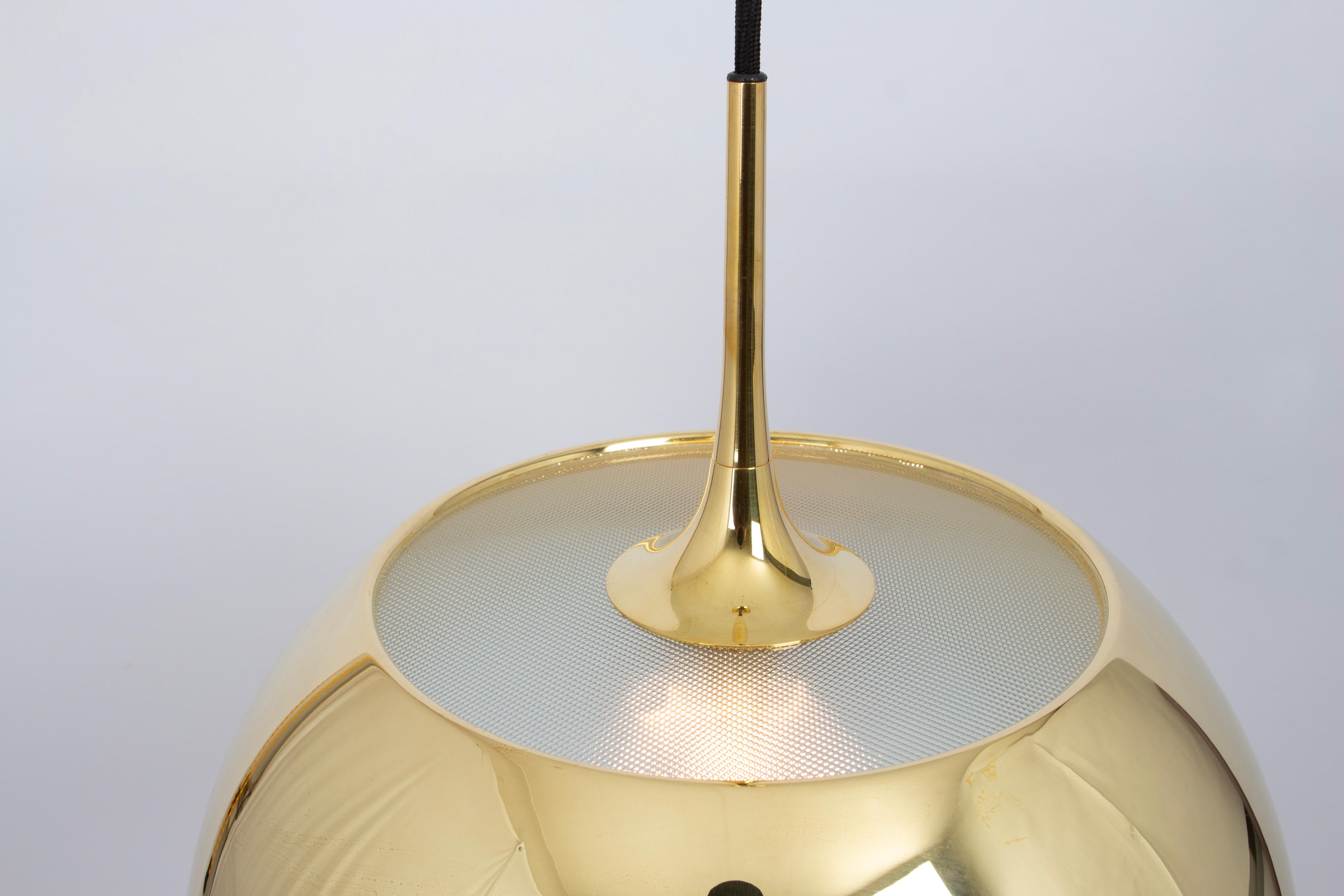 Large Adjustable Dark Brass Counterweight Pendant Light Florian Schulz, Germany In Good Condition For Sale In Aachen, NRW