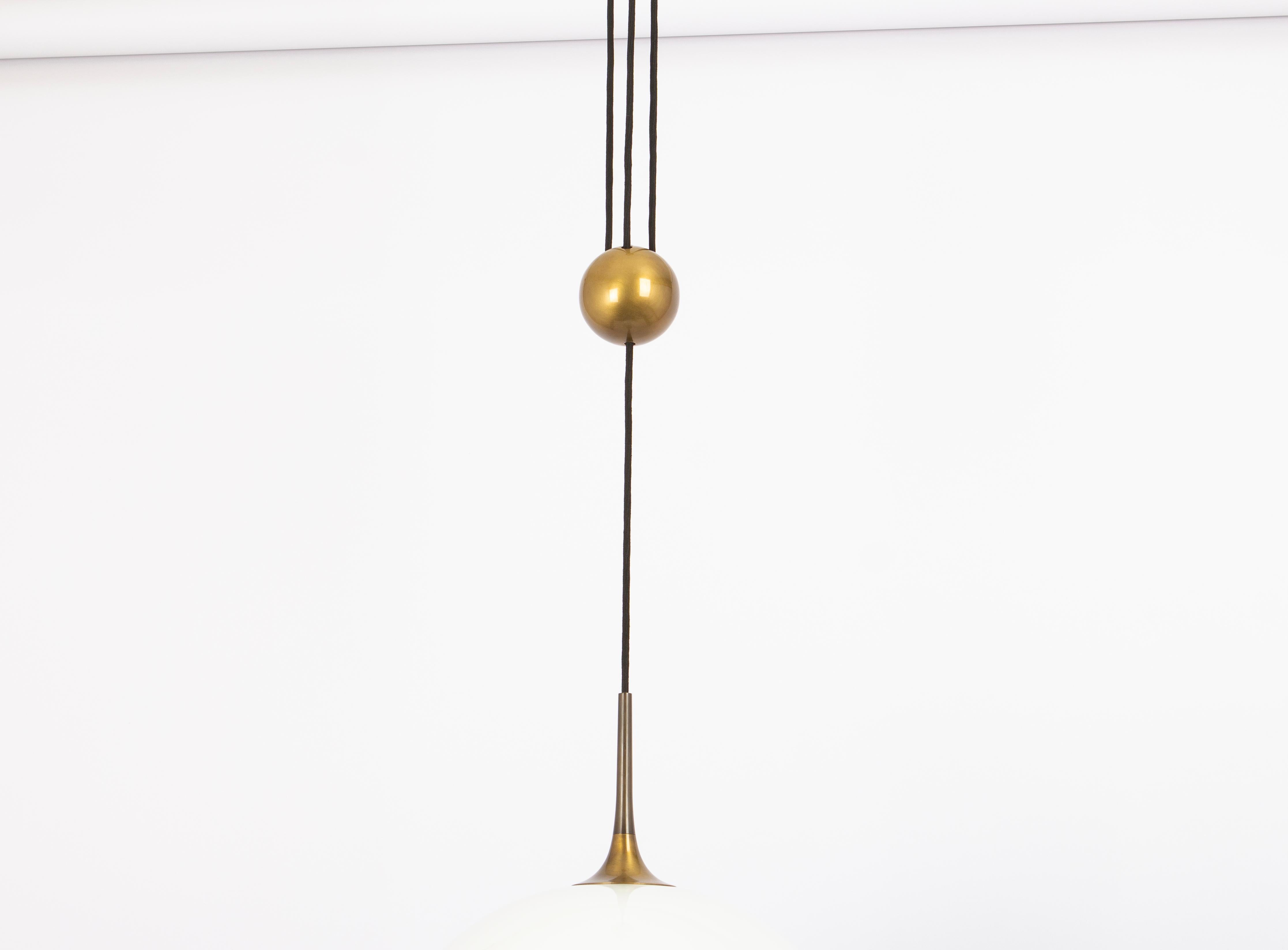 Large Adjustable Dark Brass Counterweight Pendant Light Florian Schulz, Germany For Sale 2
