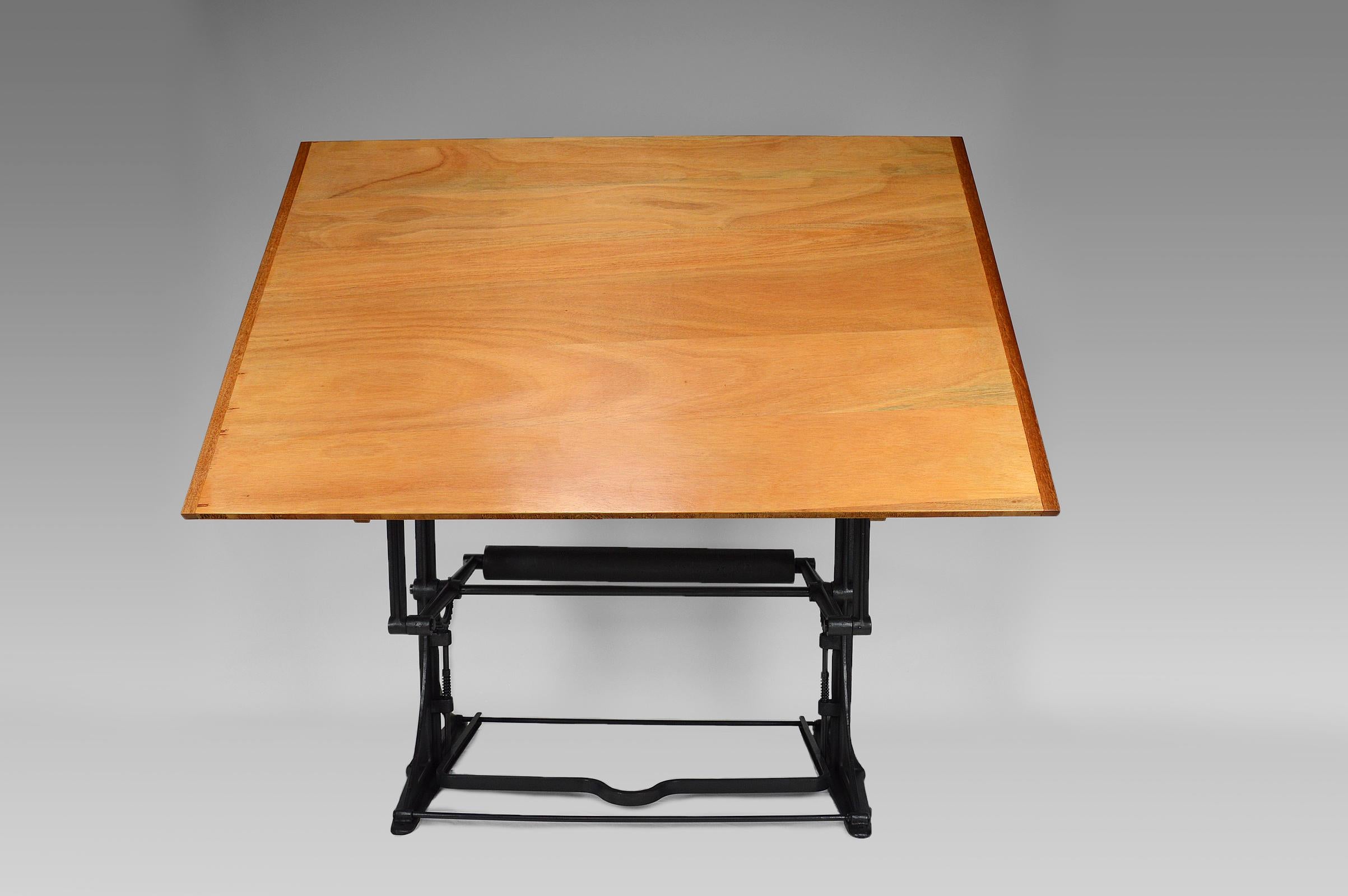 Superb drafting table / architect desk / work table.
The cast iron structure has an adjustable height system.
The wooden top has an adjustable inclination system.

Art Nouveau / Art Deco period, Industrial style, France, circa 1900-1920.

In