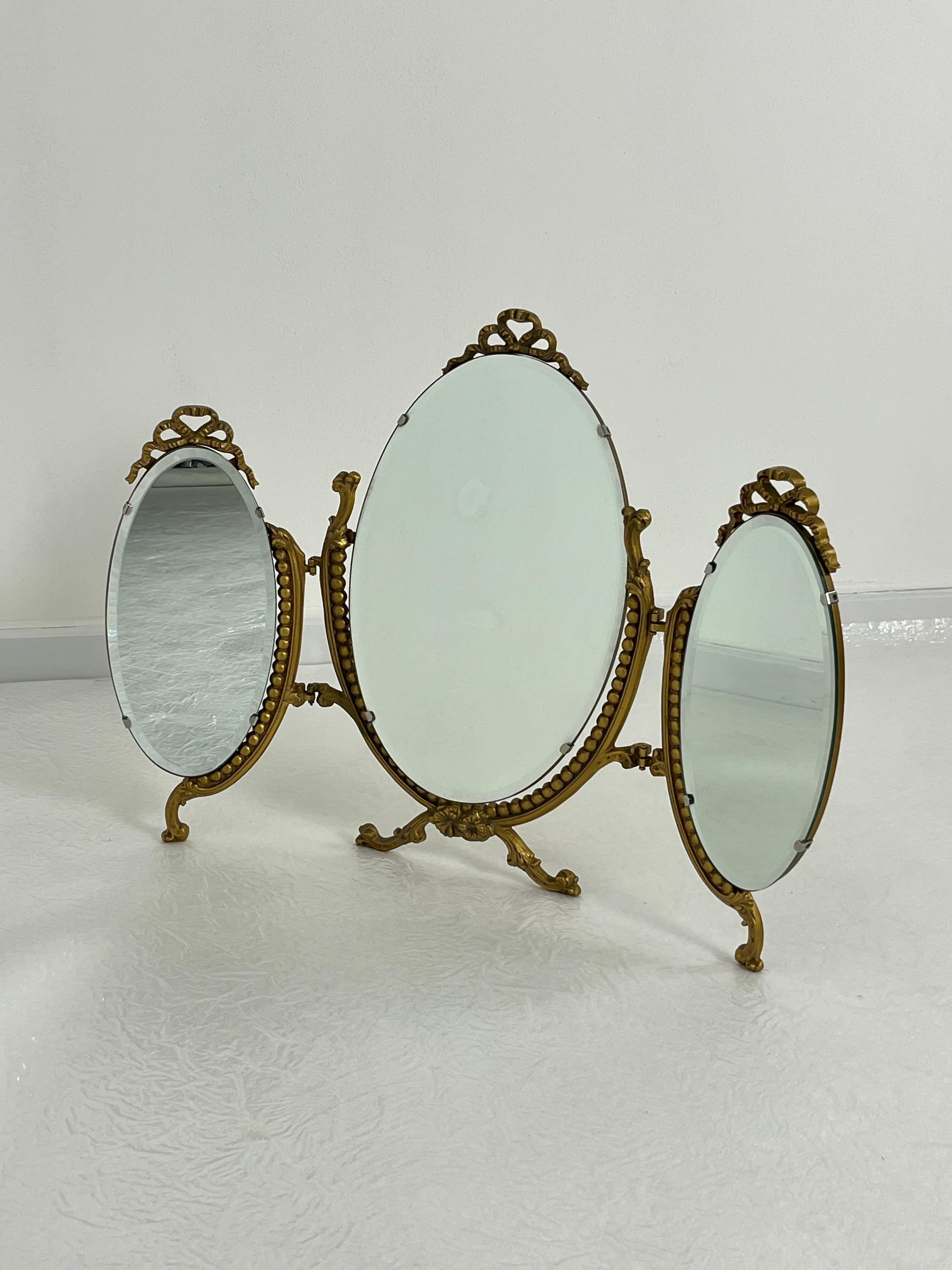Large Adjustable Italian Dressing Table Mirror, 1940s
Good condition.
Found in a noble apartment in my city, Palermo.