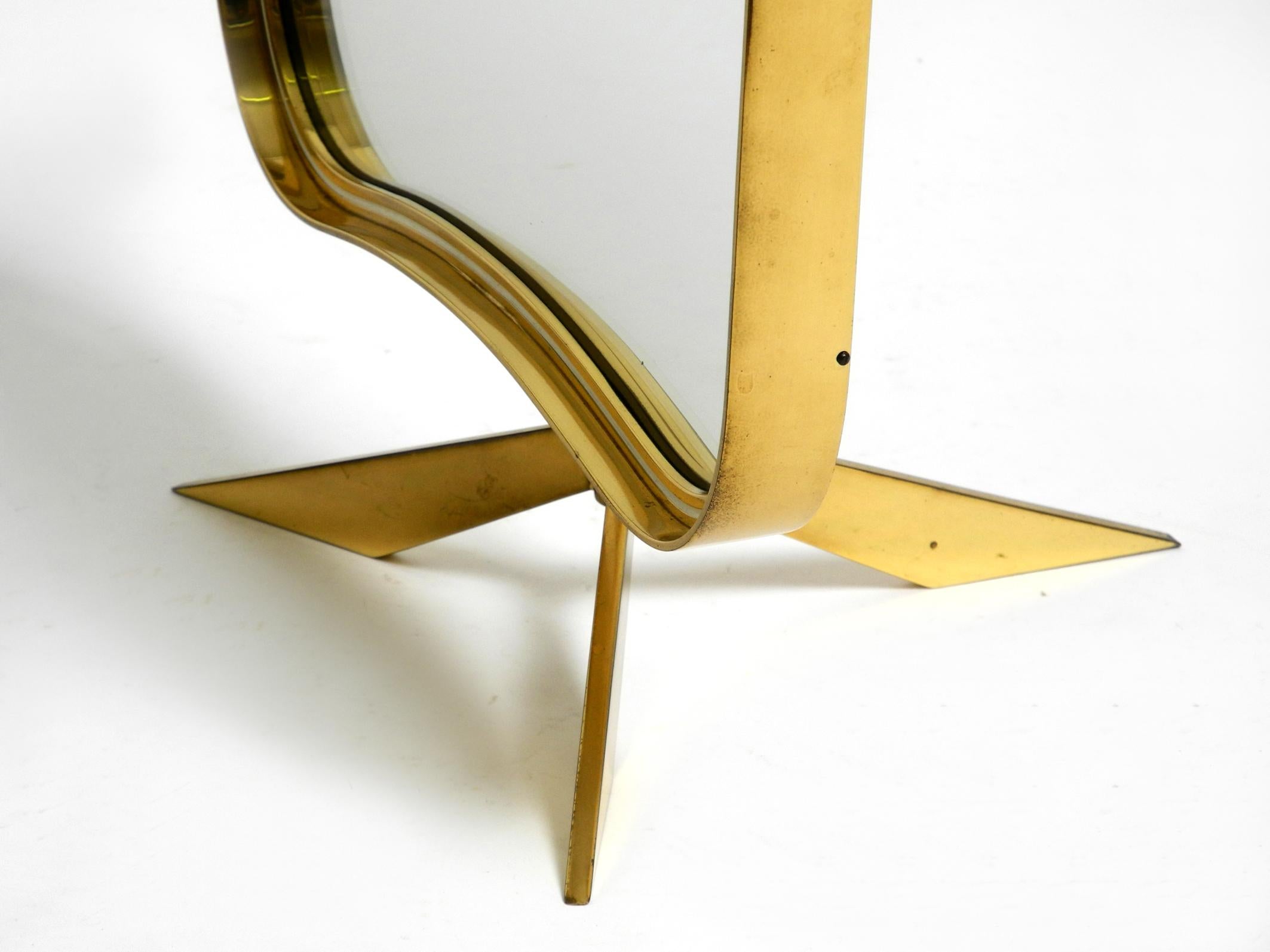 Large adjustable Mid Century brass tripod table mirror by Vereinigte Werkstätten For Sale 6