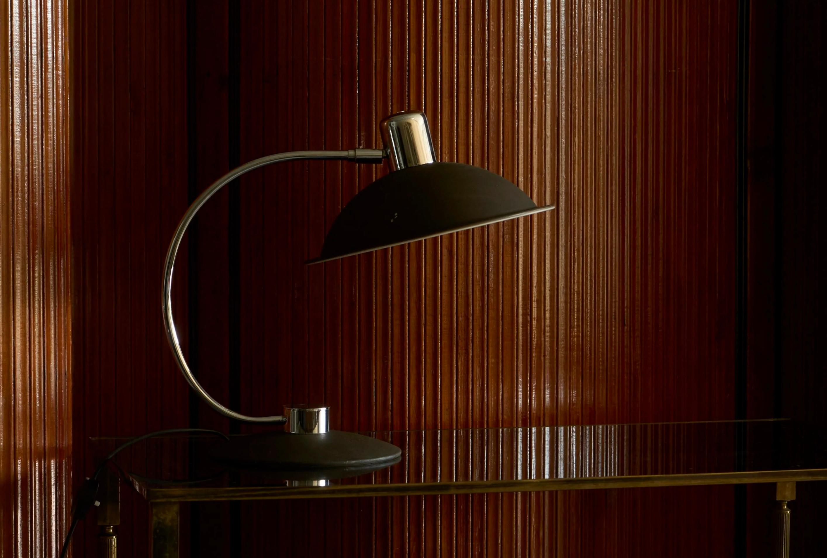 Hand-Crafted Large Adjustable Mid Century Table Lamp in Chrome and Black 1960s For Sale