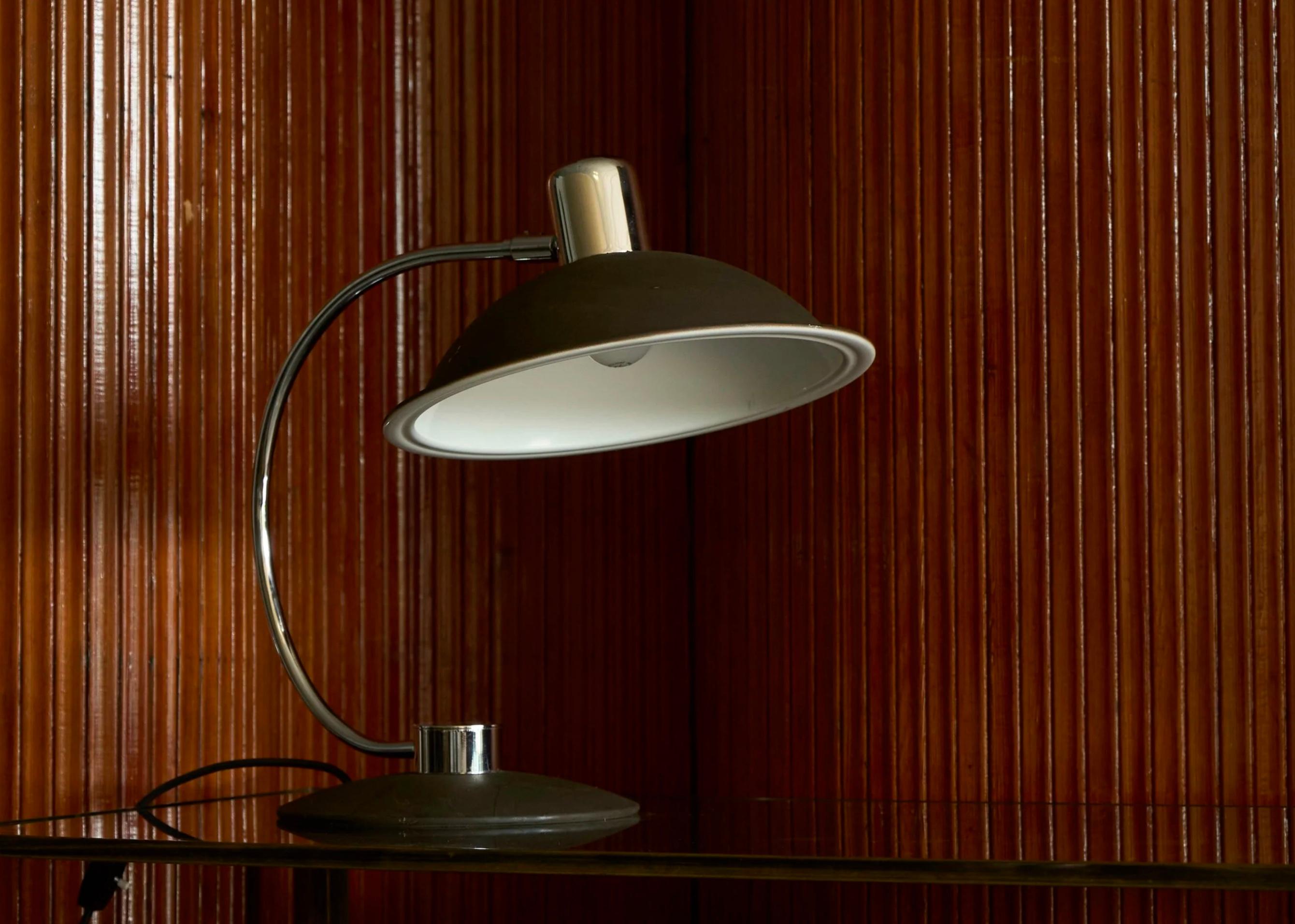 Metal Large Adjustable Mid Century Table Lamp in Chrome and Black 1960s For Sale